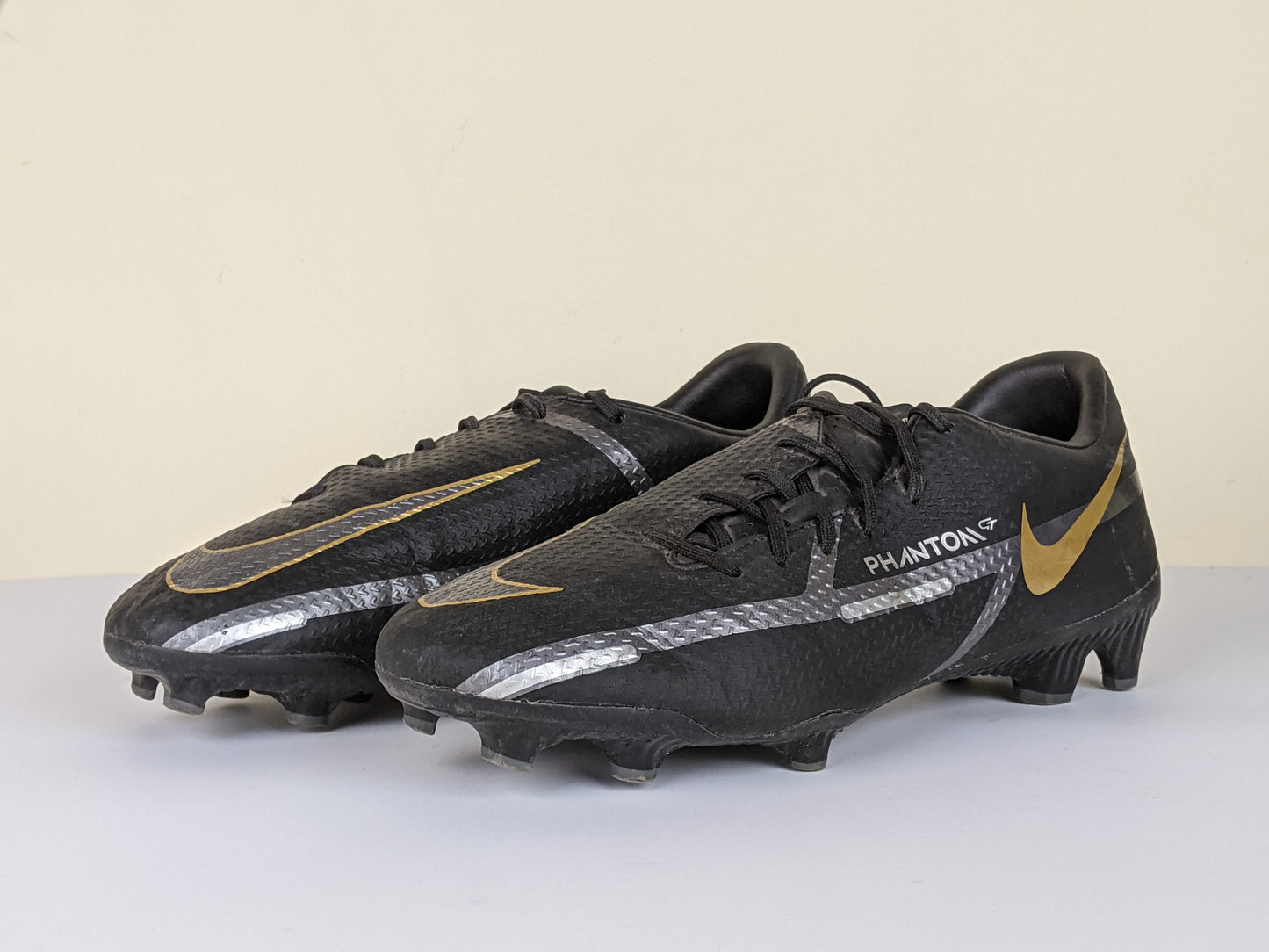 Nike Phantom GT 2 Academy MG Shadow - Black/Metallic Dark Grey/Metallic Gold