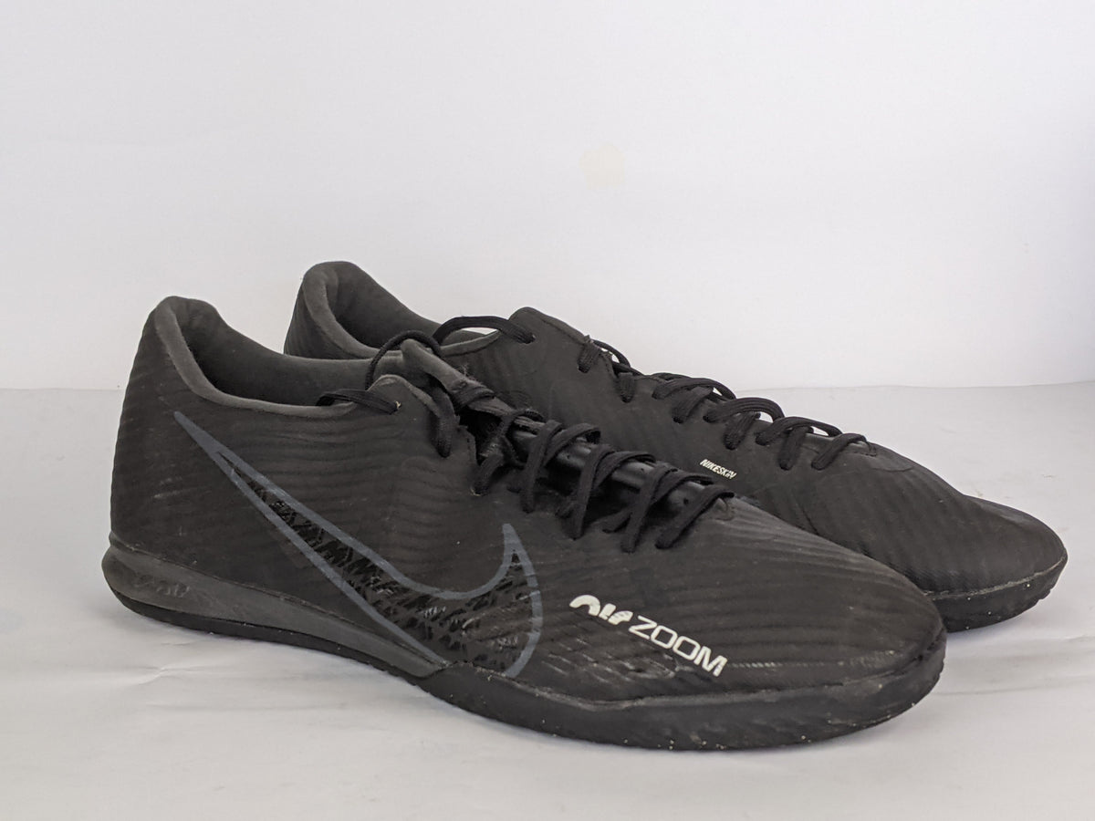 Nike Air Zoom Mercurial Vapor 15 Academy IC - Black/Smoke Grey/Summit White/Volt