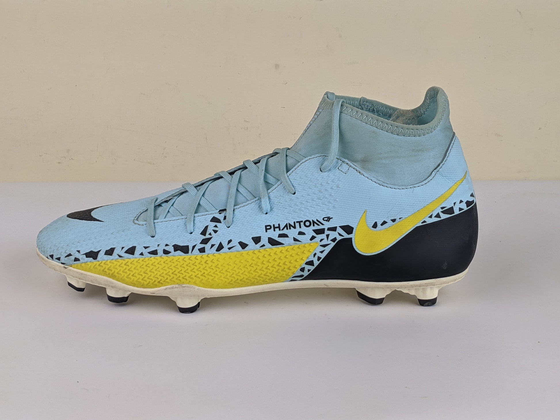 Nike Phantom GT2 Club DF MG 'Glacier Ice Yellow Strike'