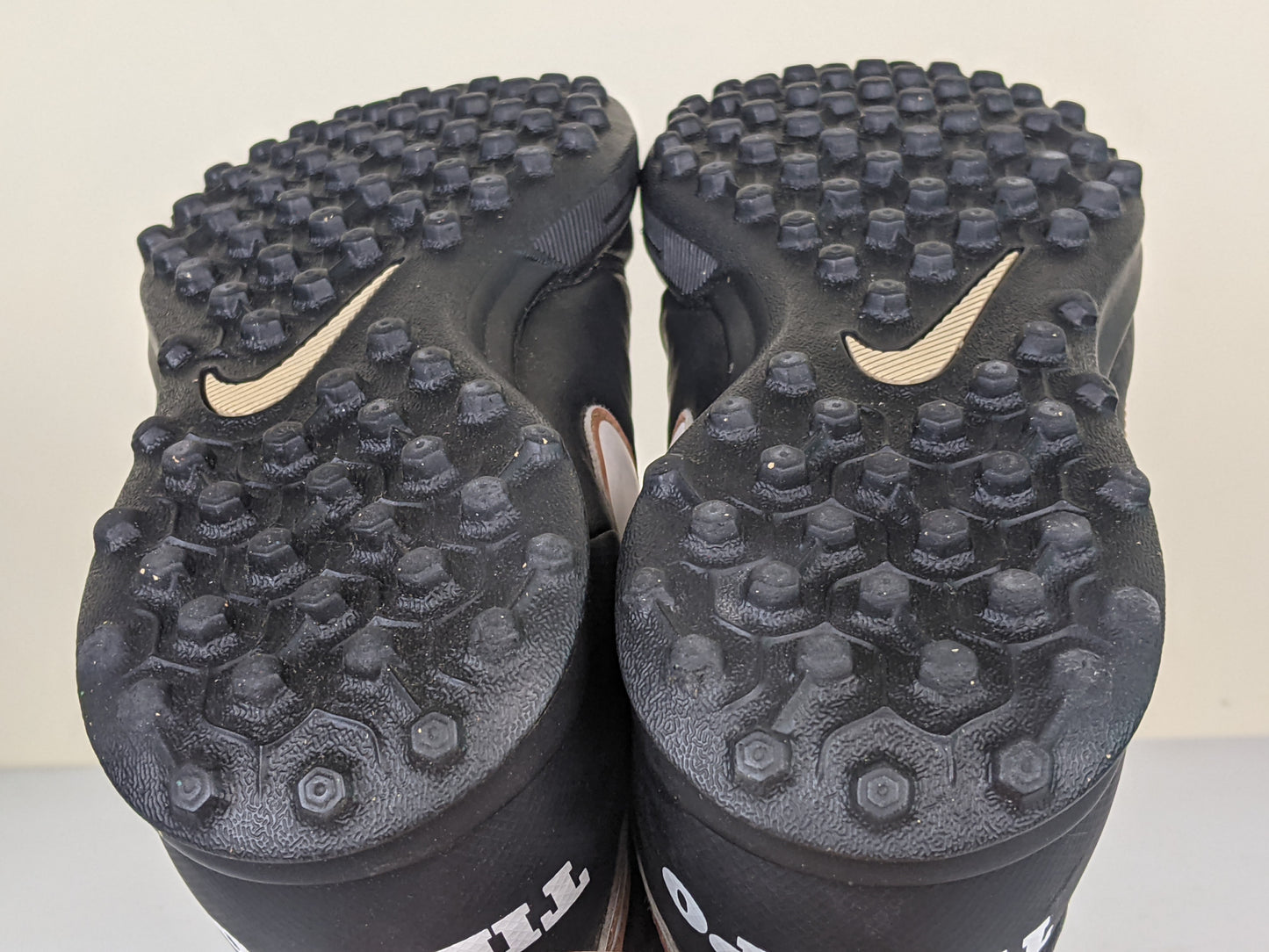 Nike Tiempo Rio III TF Black/White/Metallic Gold