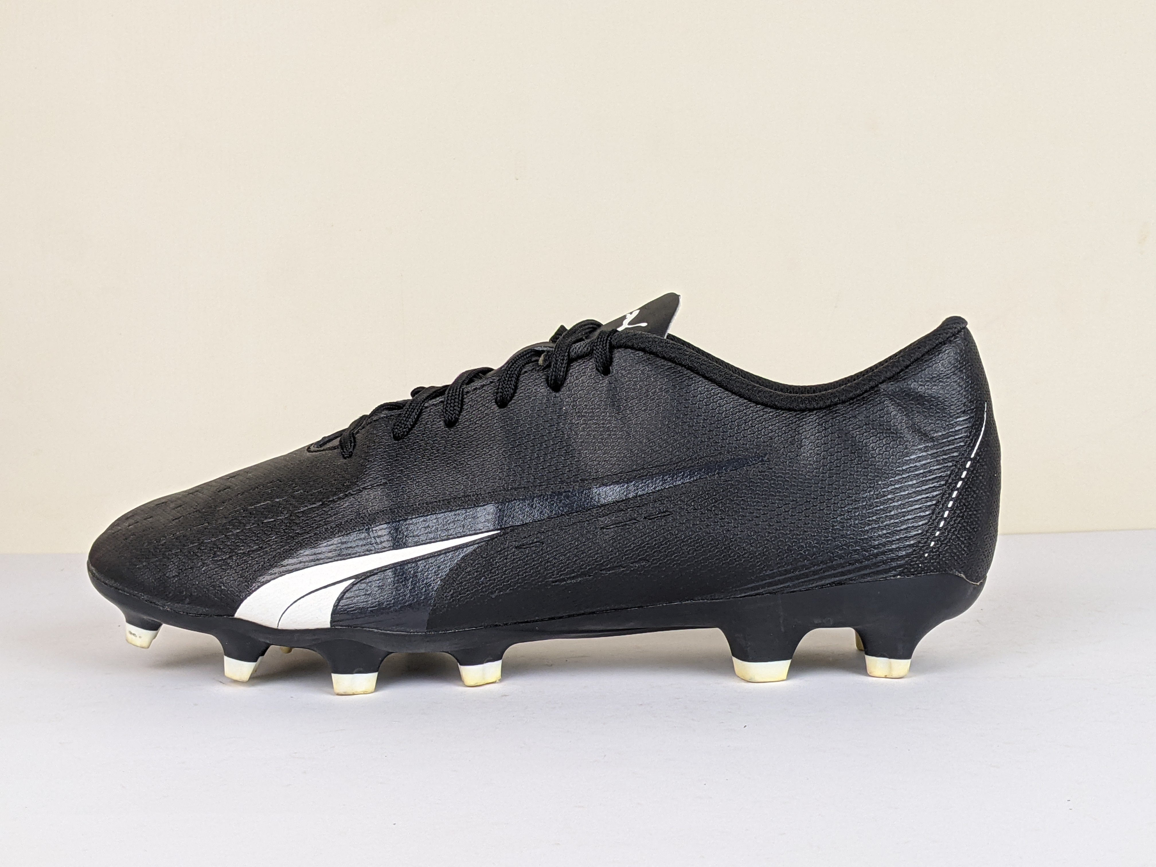 Original nike football shoes price in pakistan sale