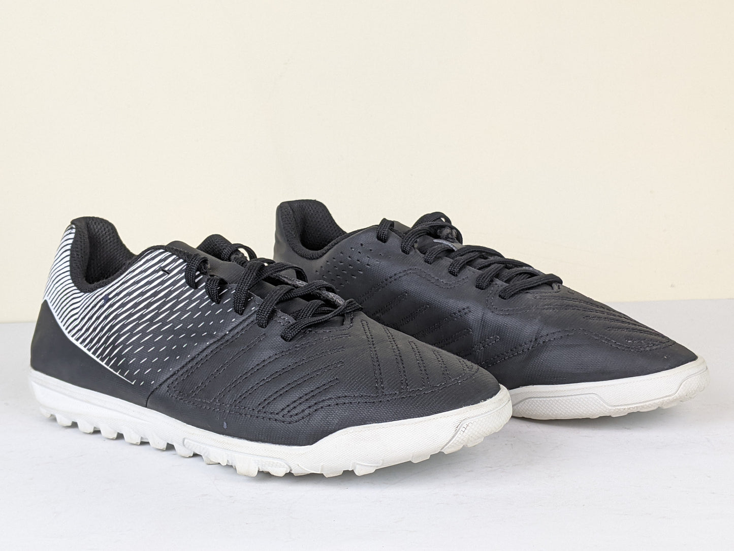 Kipsta Agility 100 HG TF 'Black/White