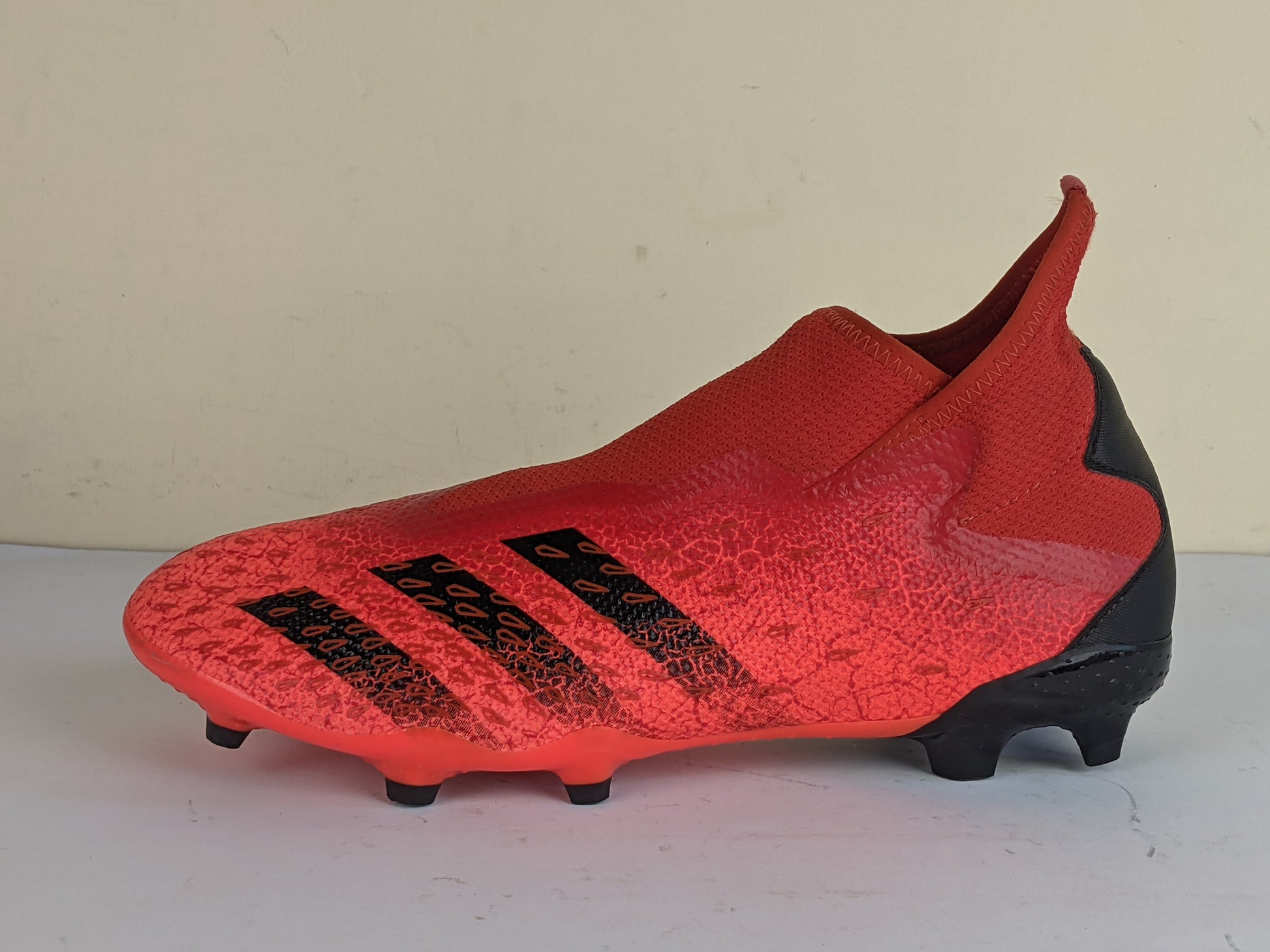 adidas Predator Freak Laceless FG Meteorite Red/Core Black