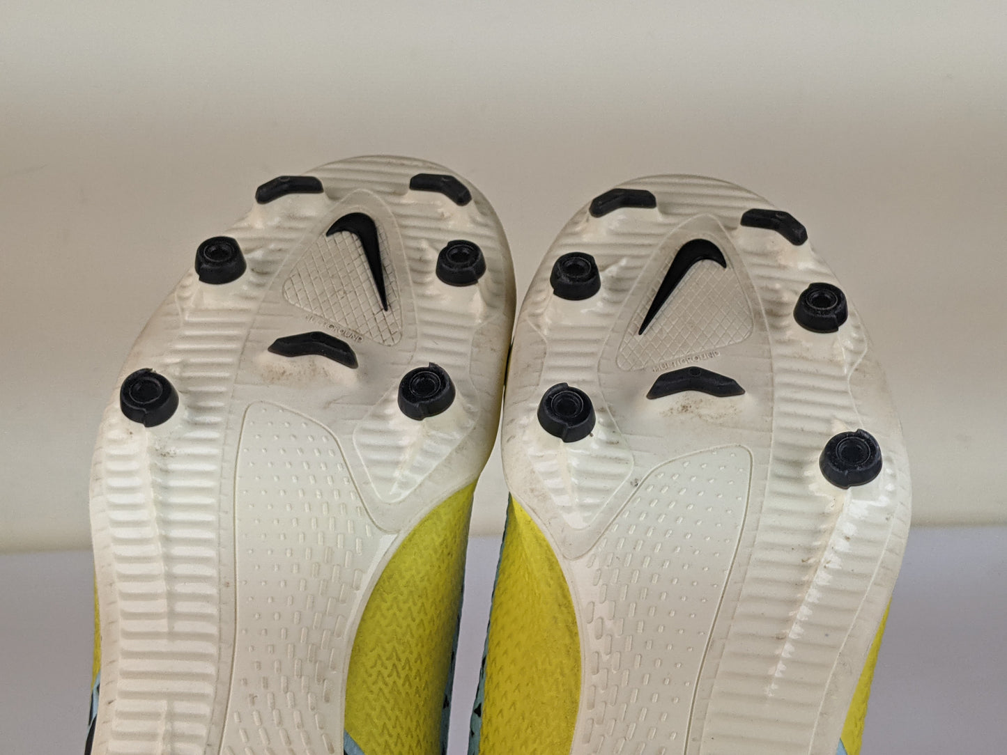 Nike Phantom GT2 Club DF MG 'Glacier Ice Yellow Strike'