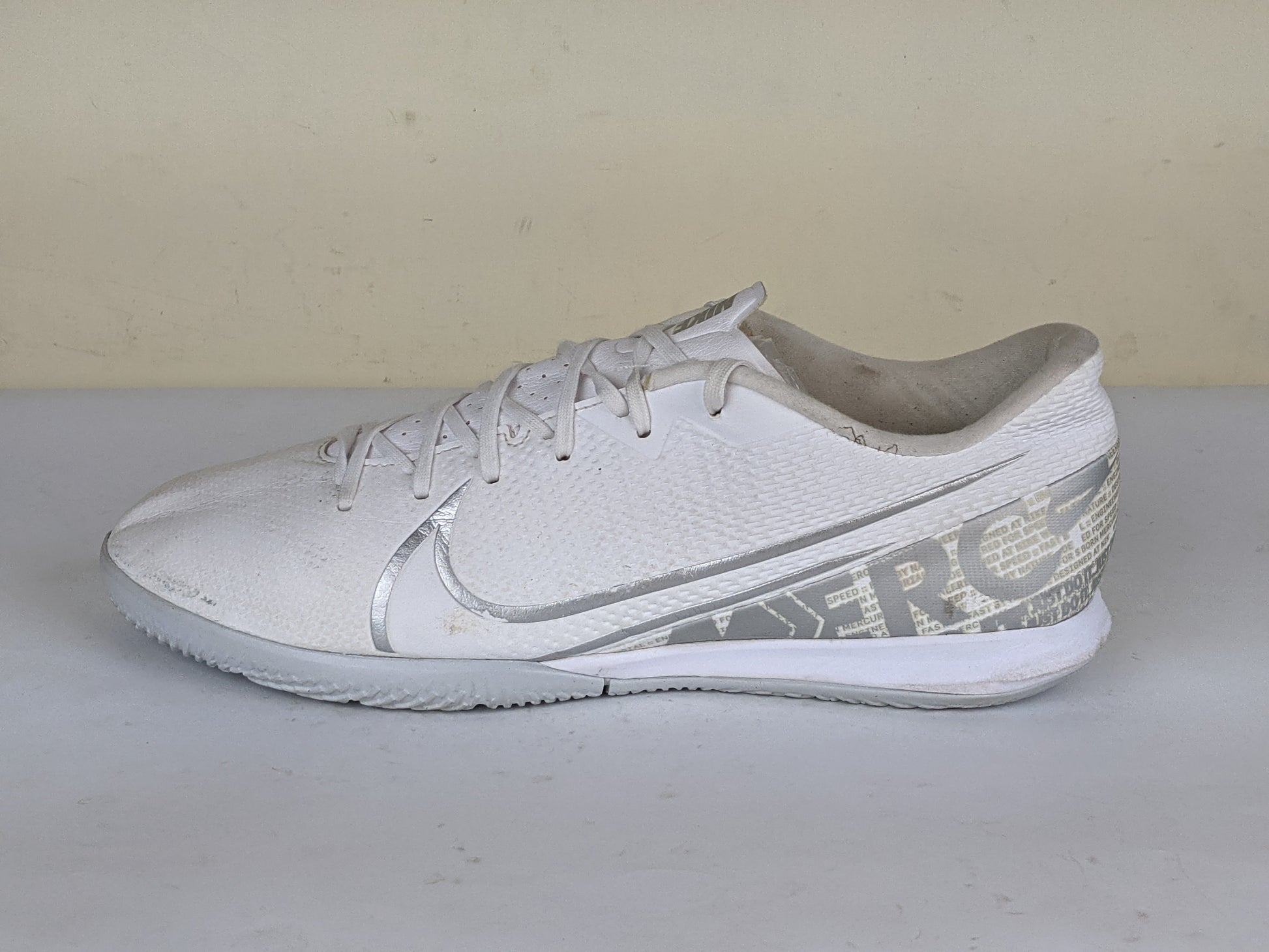Nike Mercurial Vapor 13 Academy IC Nuovo - White/Chrome/Metallic Silver