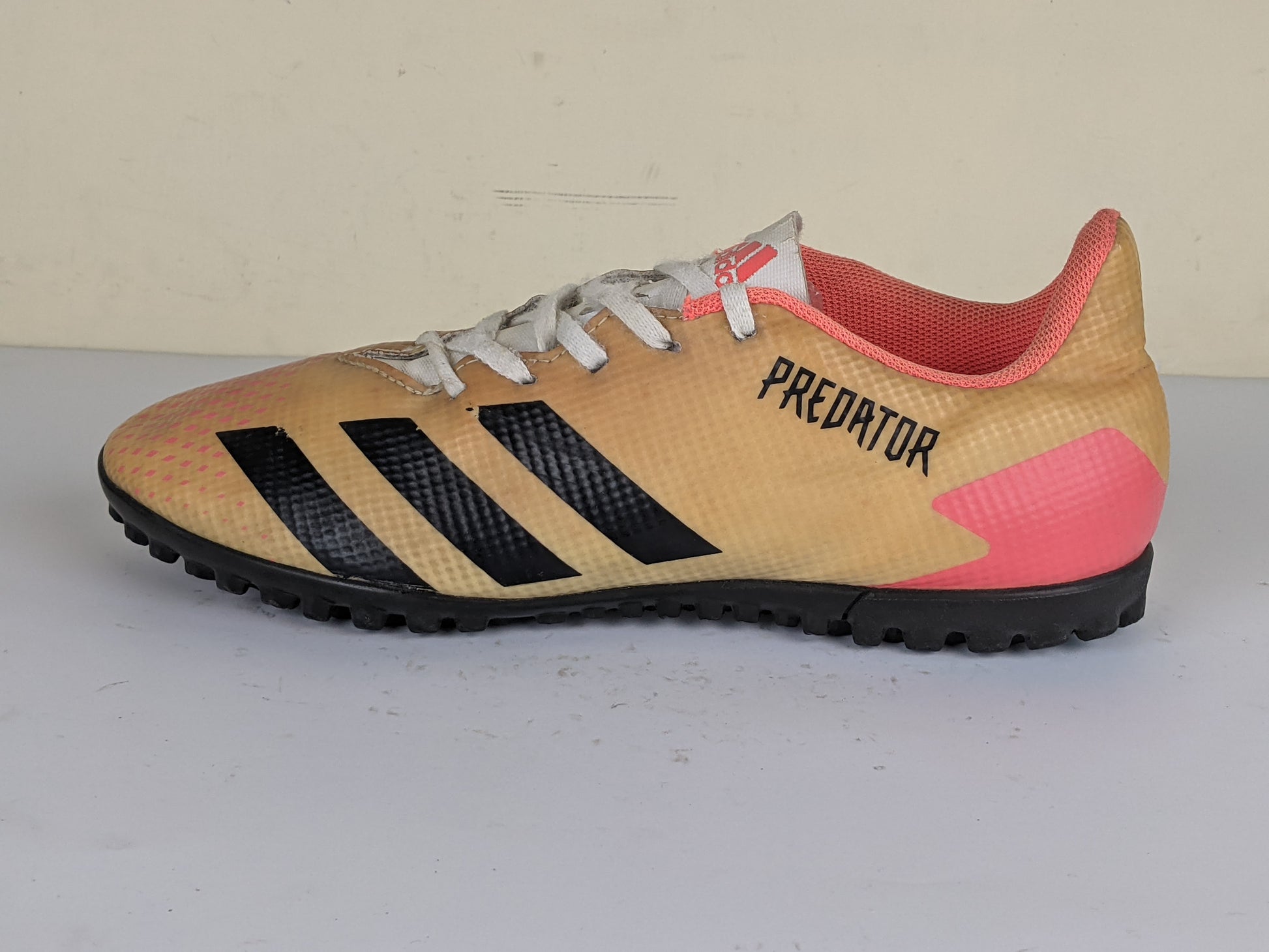 adidas Predator 20.4 TF Uniforia - Footwear White/Core Black/Pop