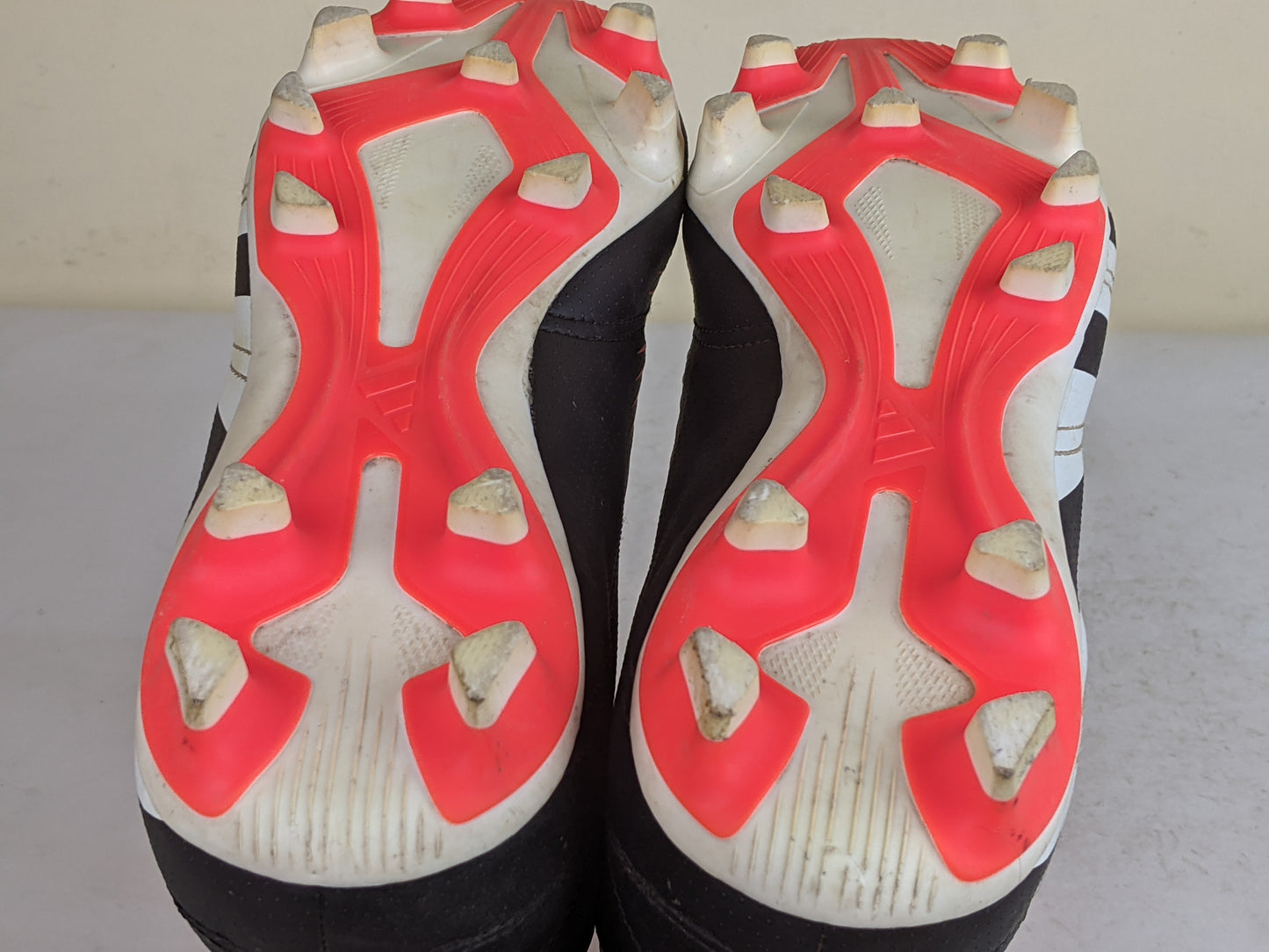 adidas Predator Club FxG Solar Energy - Core Black/Footwear White/Solar Red