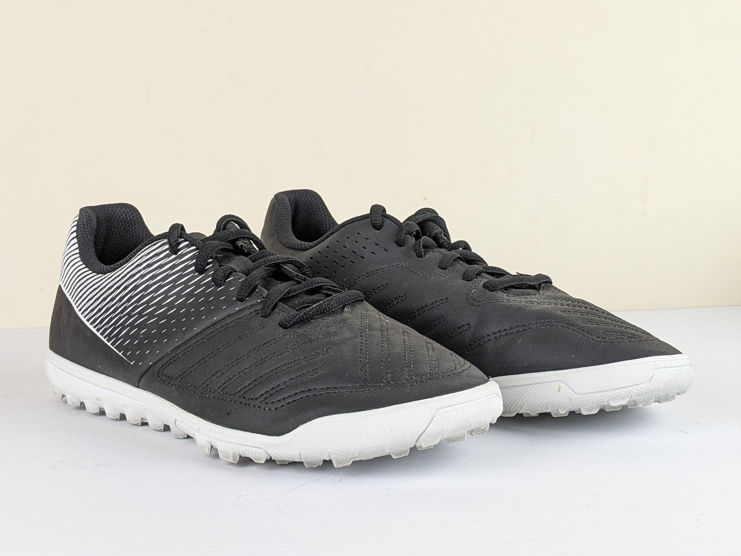 Kipsta Agility 100 HG 'Black/White