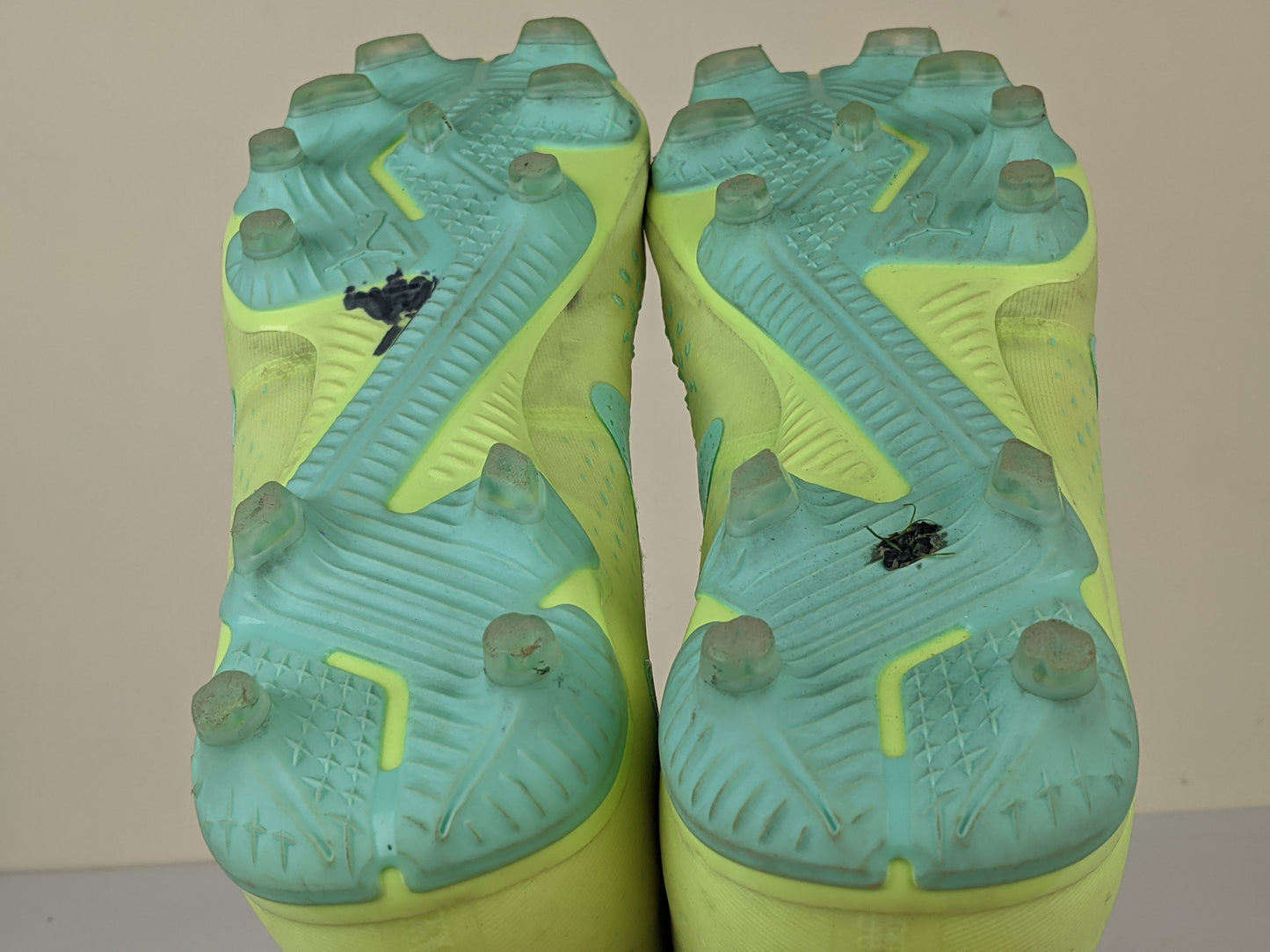 PUMA Future Match + Laceless FG/AG Pursuit - Fast Yellow/PUMA Black/Electric Peppermint