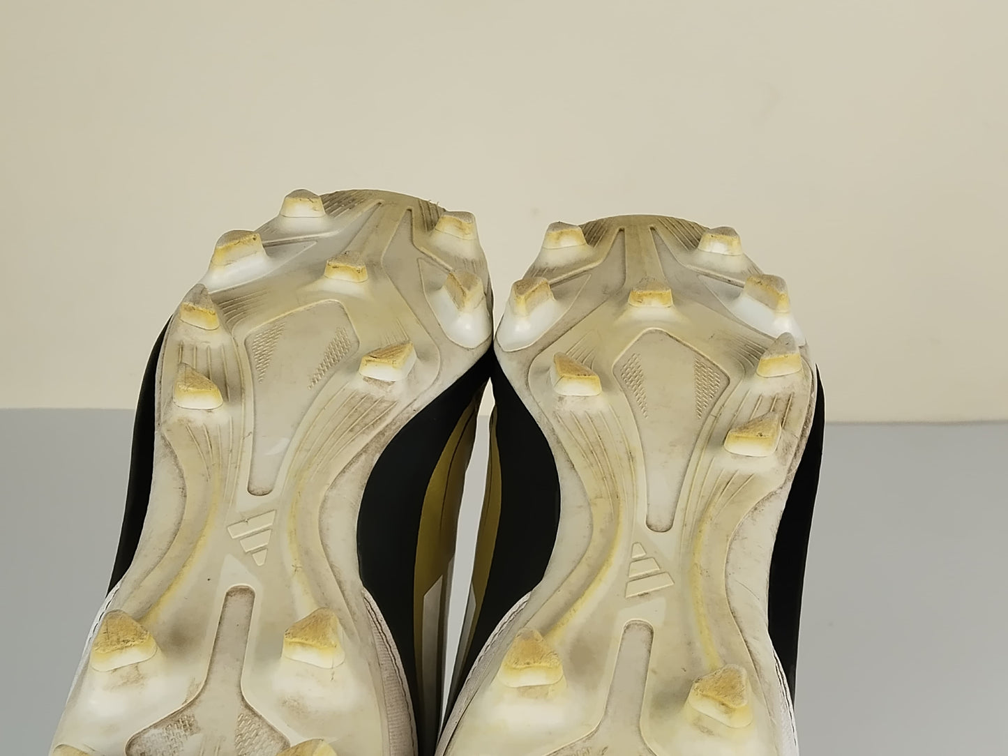 adidas F50 Messi Club FxG Triunfo Dorado - Gold Metallic/Footwear White/Core Black