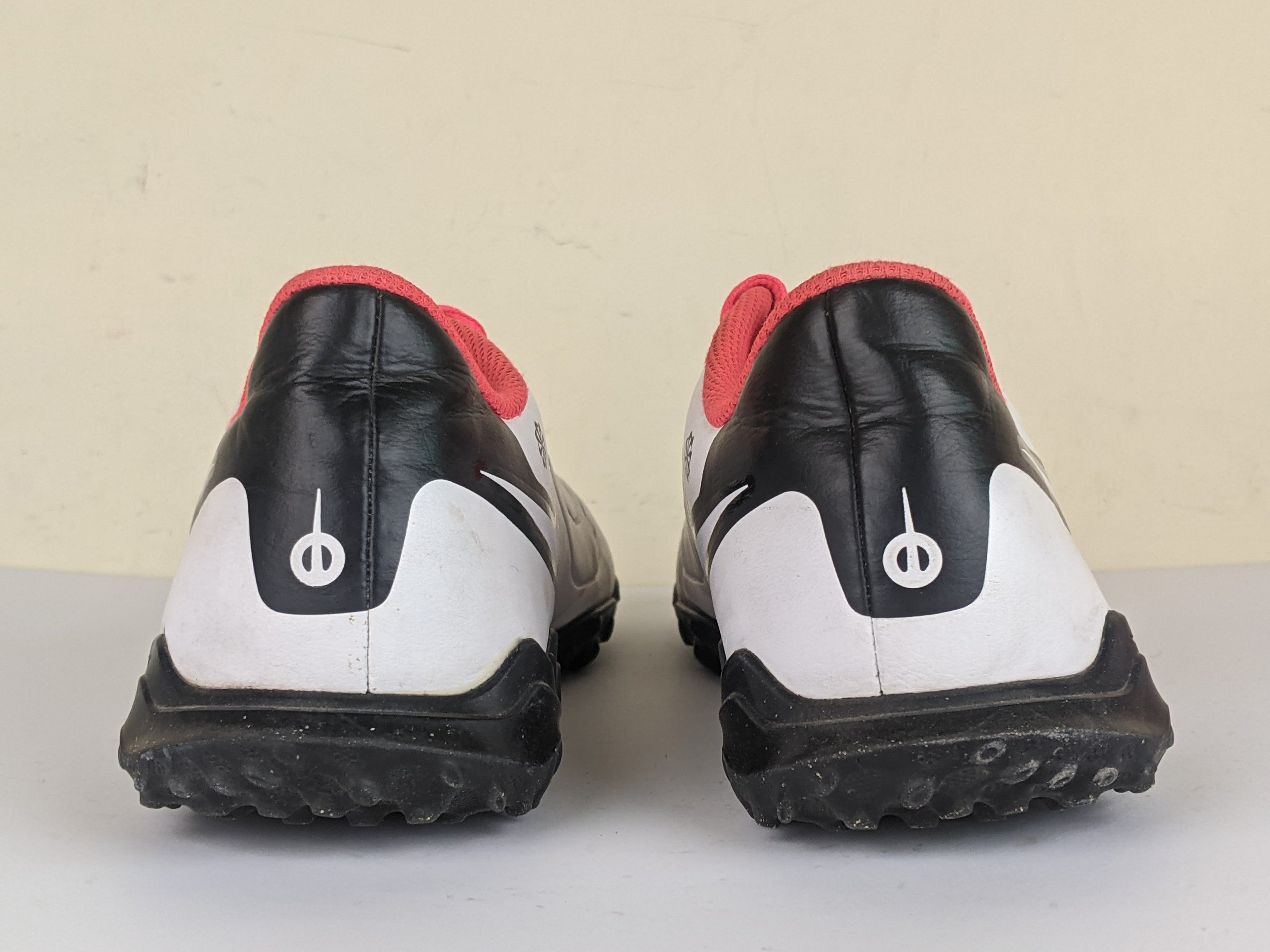 Nike Tiempo Legend 10 Club TF Ready - White/Black/Bright Crimson