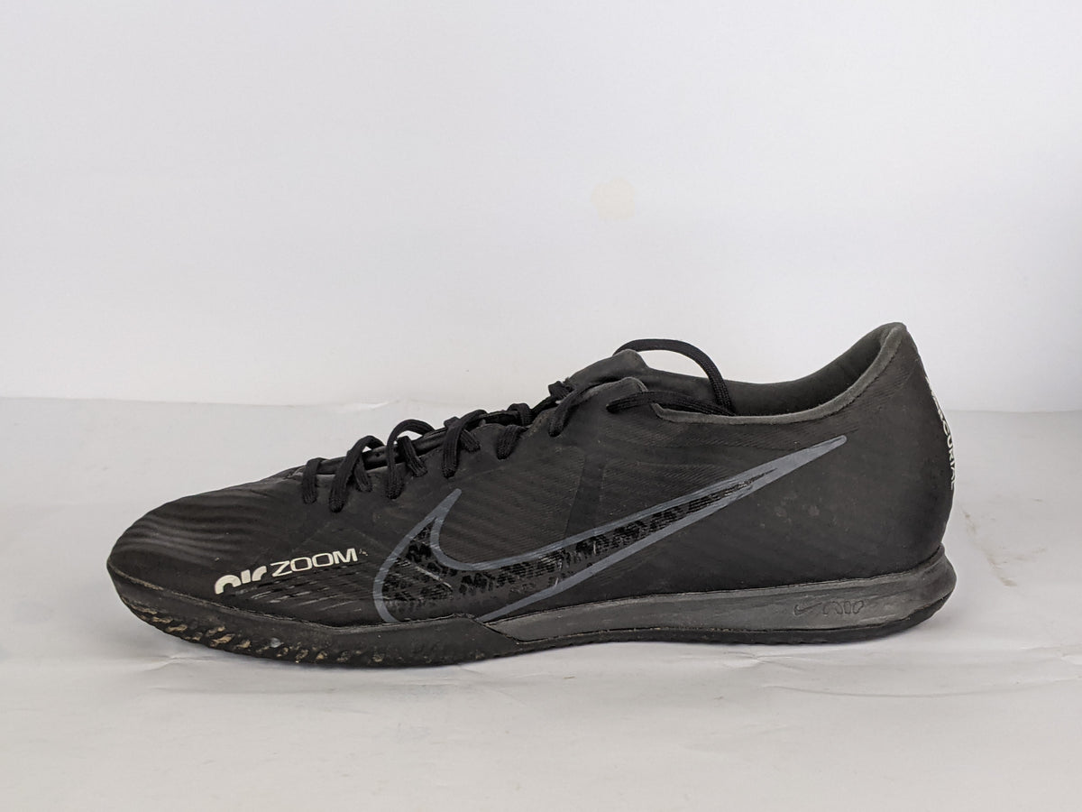 Nike Air Zoom Mercurial Vapor 15 Academy IC - Black/Smoke Grey/Summit White/Volt