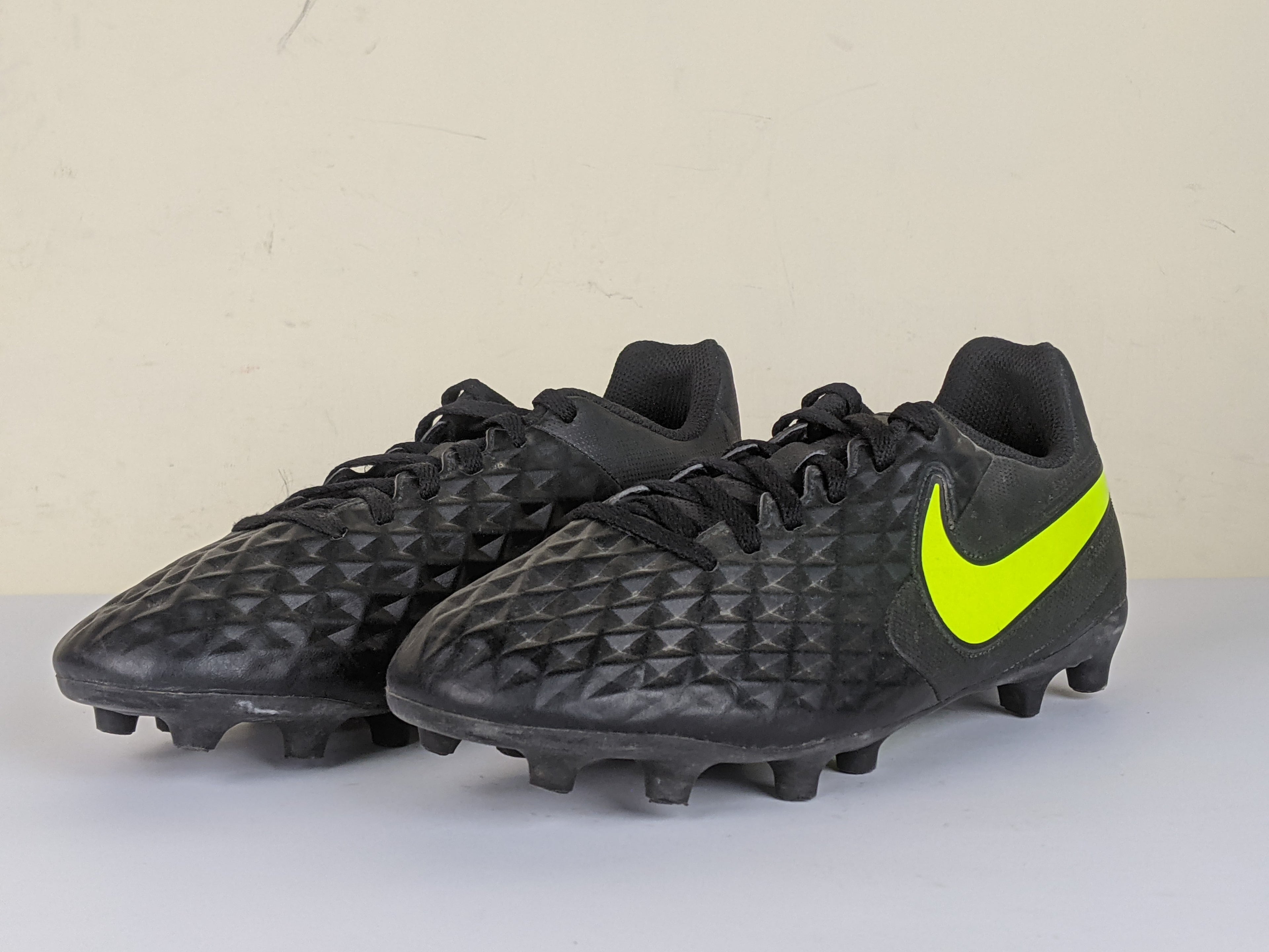 Nike Tiempo Legend 8 Club MG 'Black Volt'