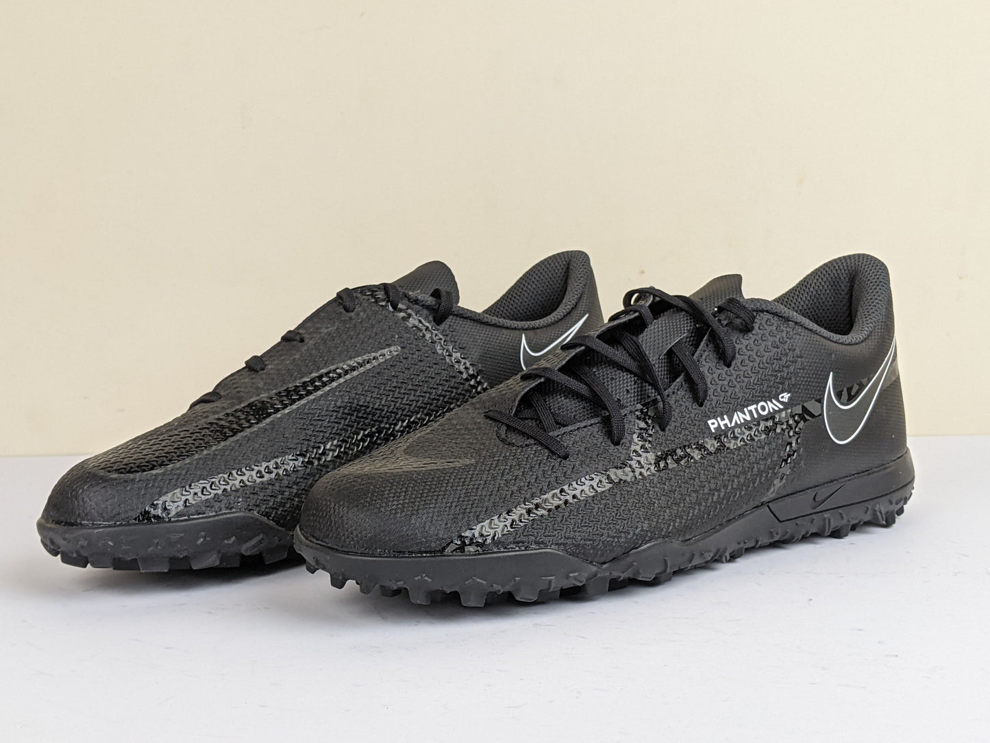 Nike Phantom GT 2 Club TF Shadow - Black/Summit White/Bright Crimson (Brand New)