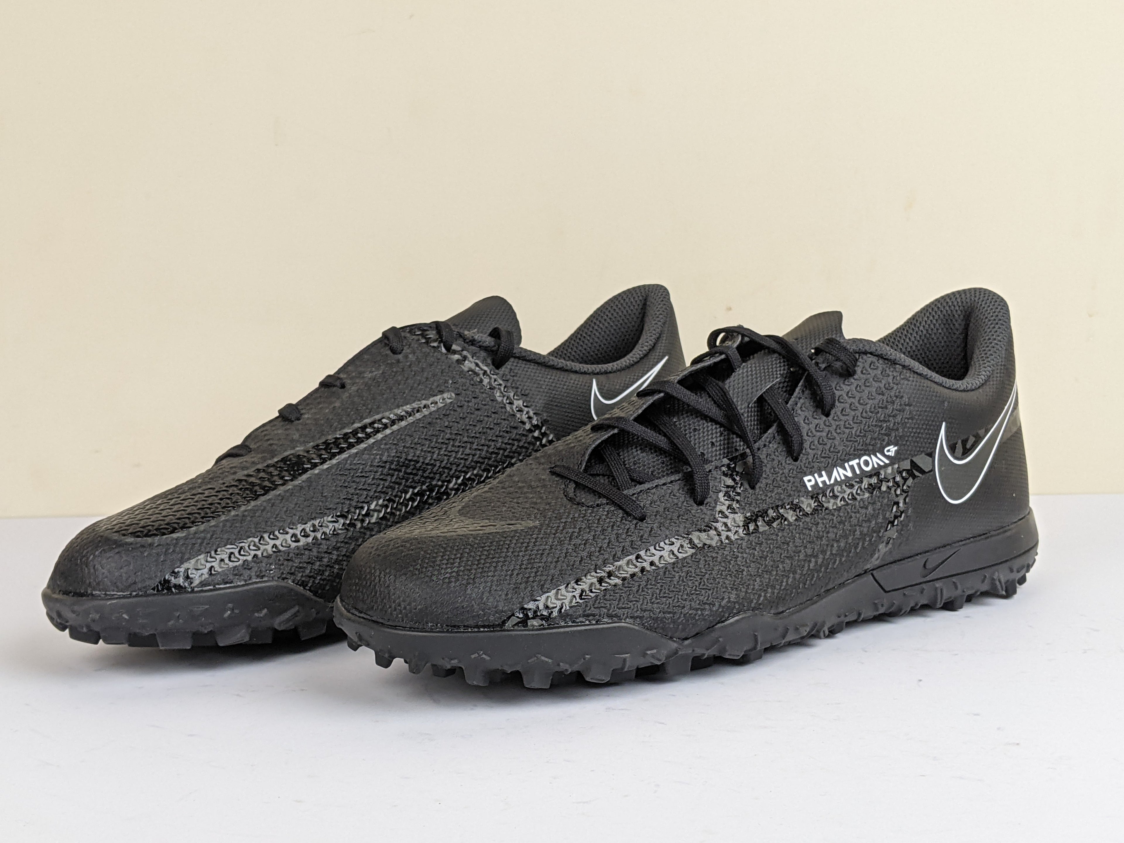 Nike Phantom GT 2 Club TF Shadow - Black/Summit White/Bright Crimson (Brand New)
