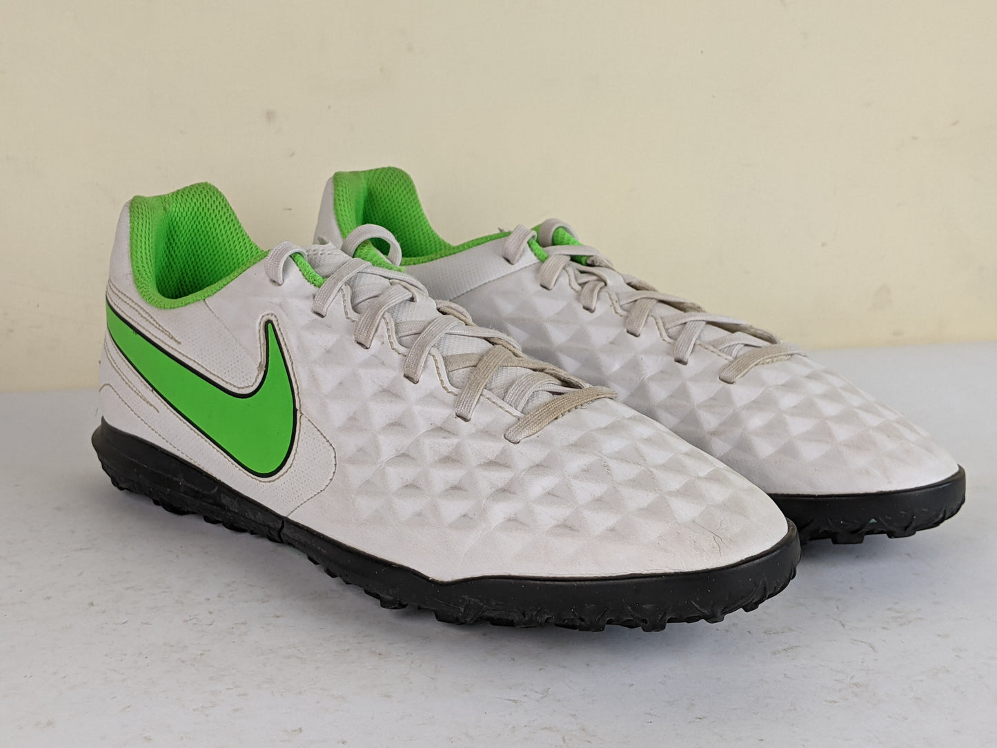 Nike Tiempo Legend 8 Club TF Spectrum - Platinum Tint/Rage Green
