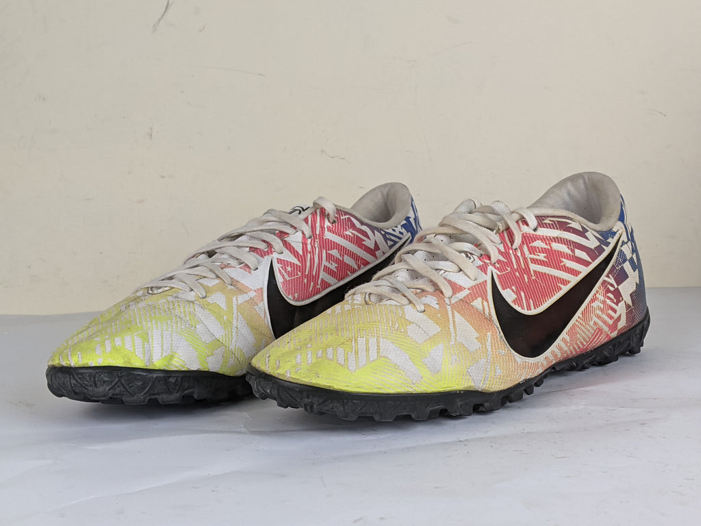 Nike Mercurial Vapor 13 Academy TF NJR Jogo Prismatico - White/Black/Racer Blue/Volt