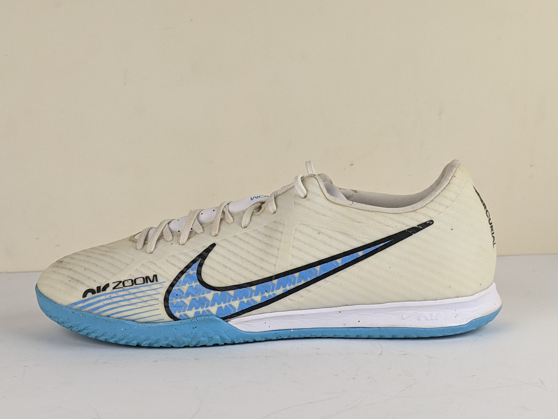 Nike Air Zoom Mercurial Vapor 15 Academy IC Blast - White/Baltic Blue/Pink Blast