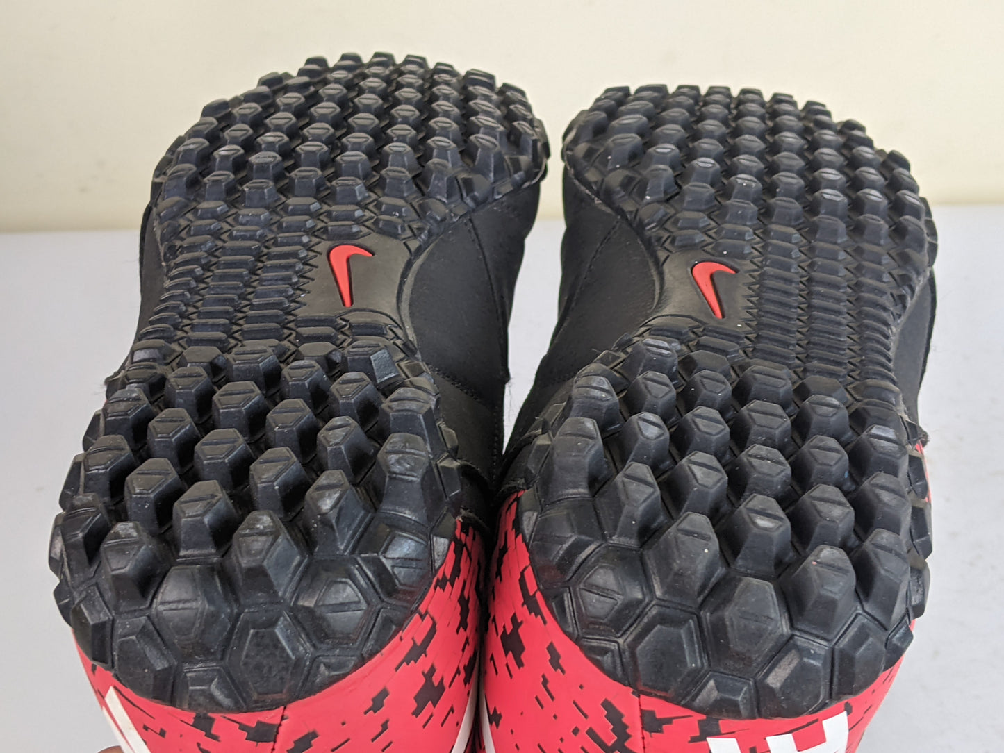 Nike BombaX TF 'Black/Red