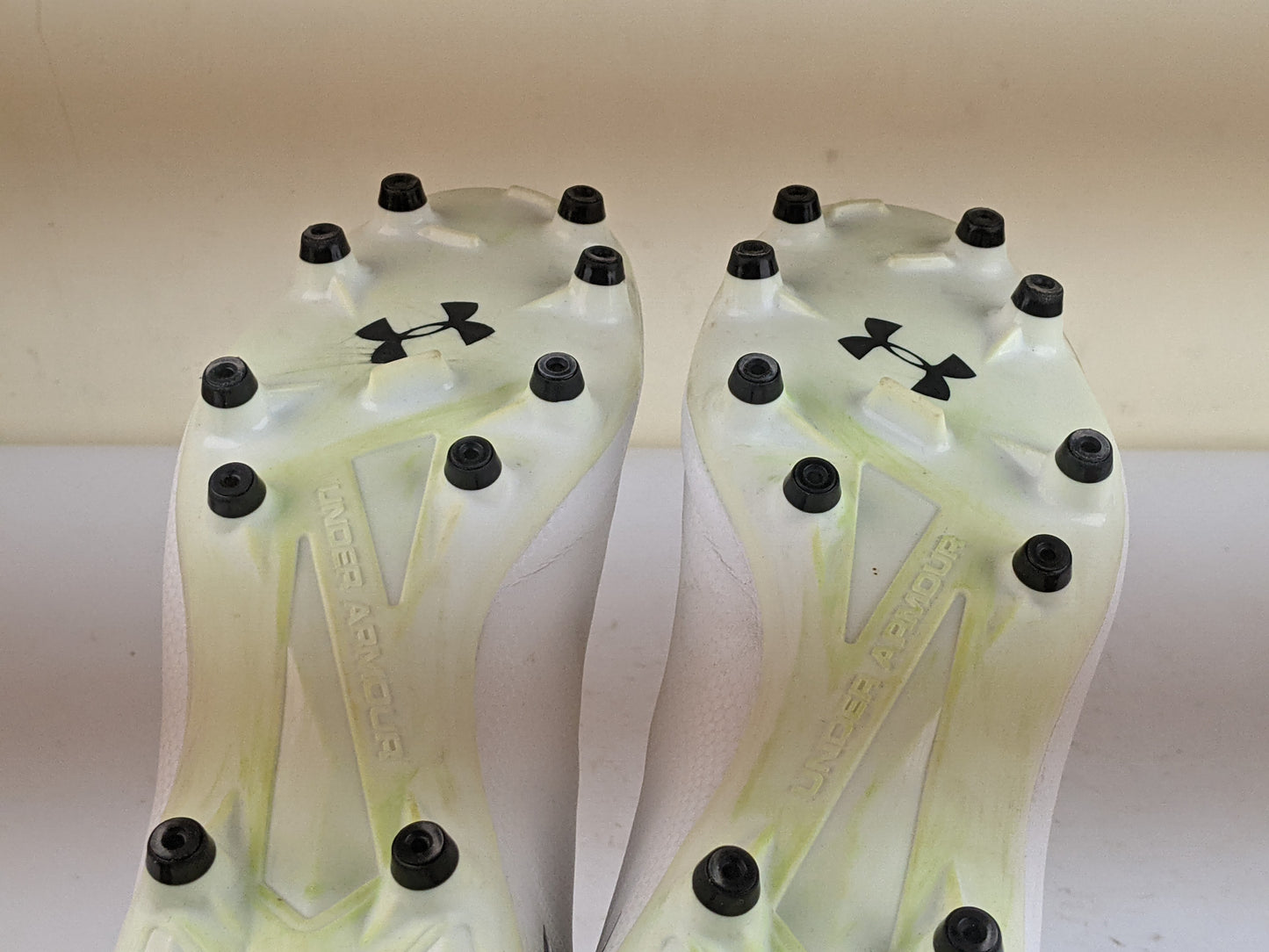 Under Armour ClutchFit Force 3.0 FG 'White/Black