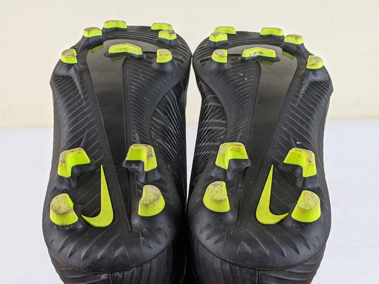 Nike Mercurial Vapor 15 Club MG - Black/Dark Smoke Grey/Summit White/Volt