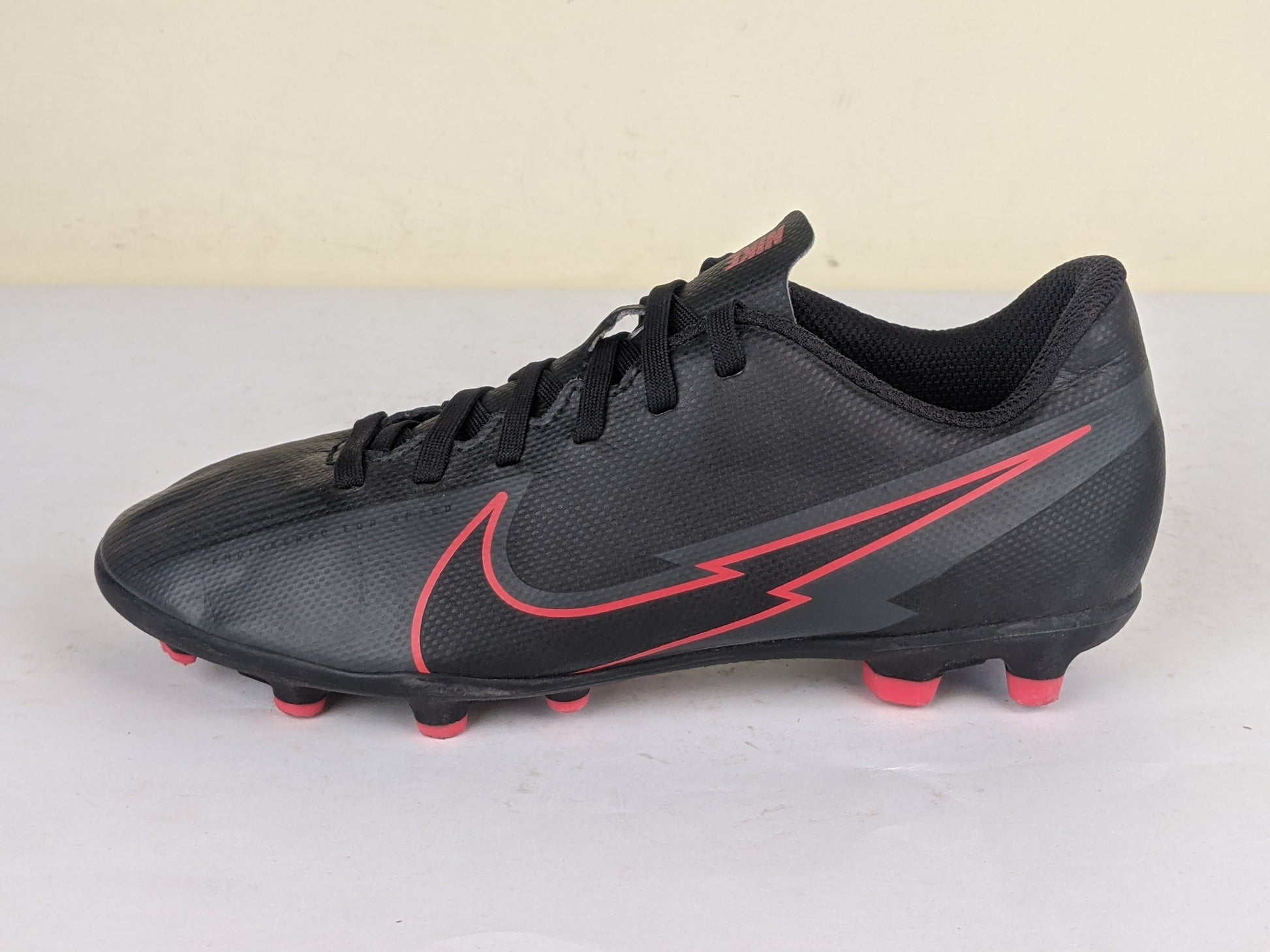 Nike Mercurial Vapor 13 Club MG Black X Chile Red - Black/Chile Red/Dark Smoke Grey Kids