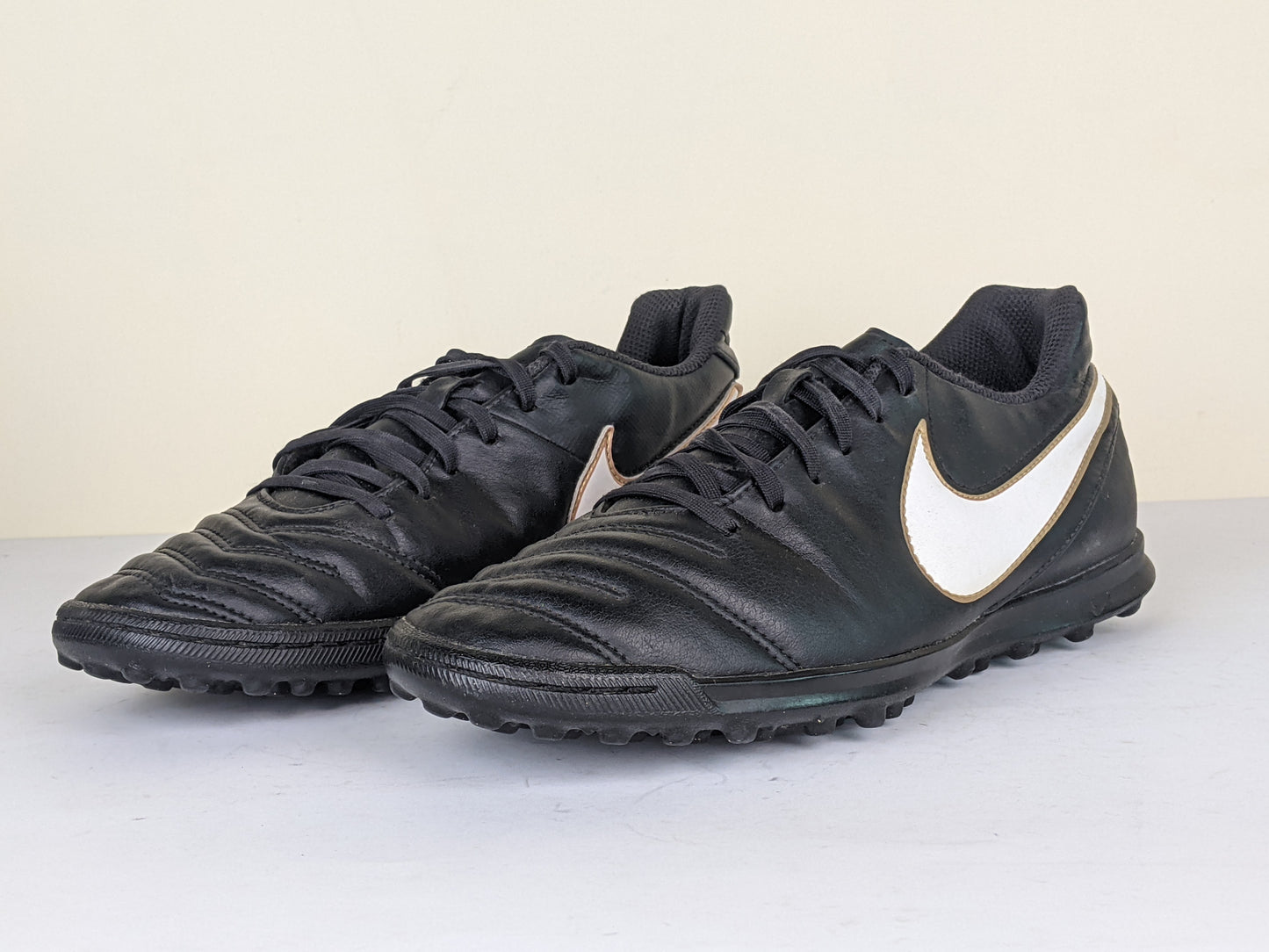 Nike Tiempo Rio III TF Black/White/Metallic Gold