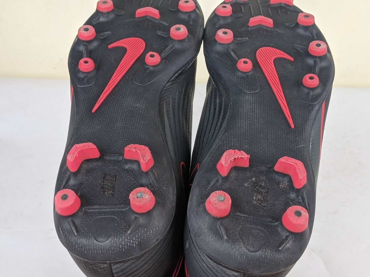Nike Mercurial Vapor 13 Club MG Black X Chile Red - Black/Chile Red/Dark Smoke Grey Kids
