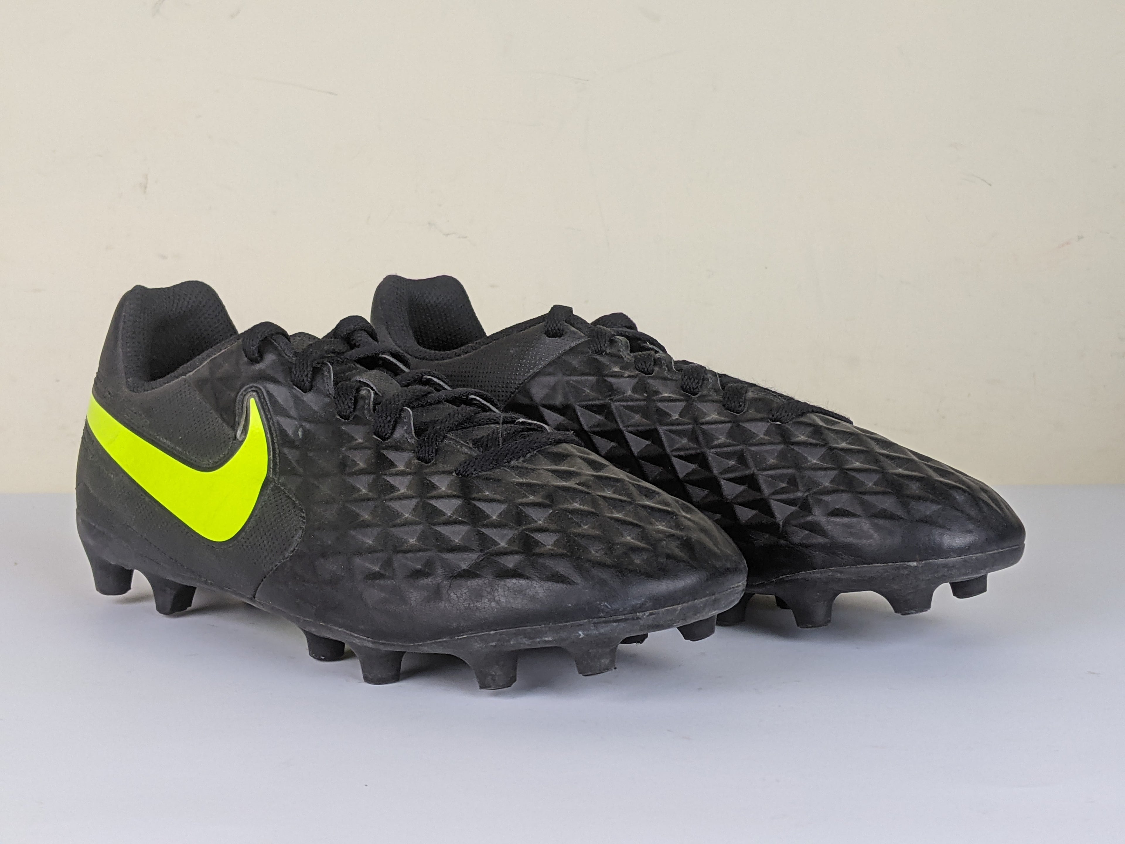 Nike Tiempo Legend 8 Club MG 'Black Volt'