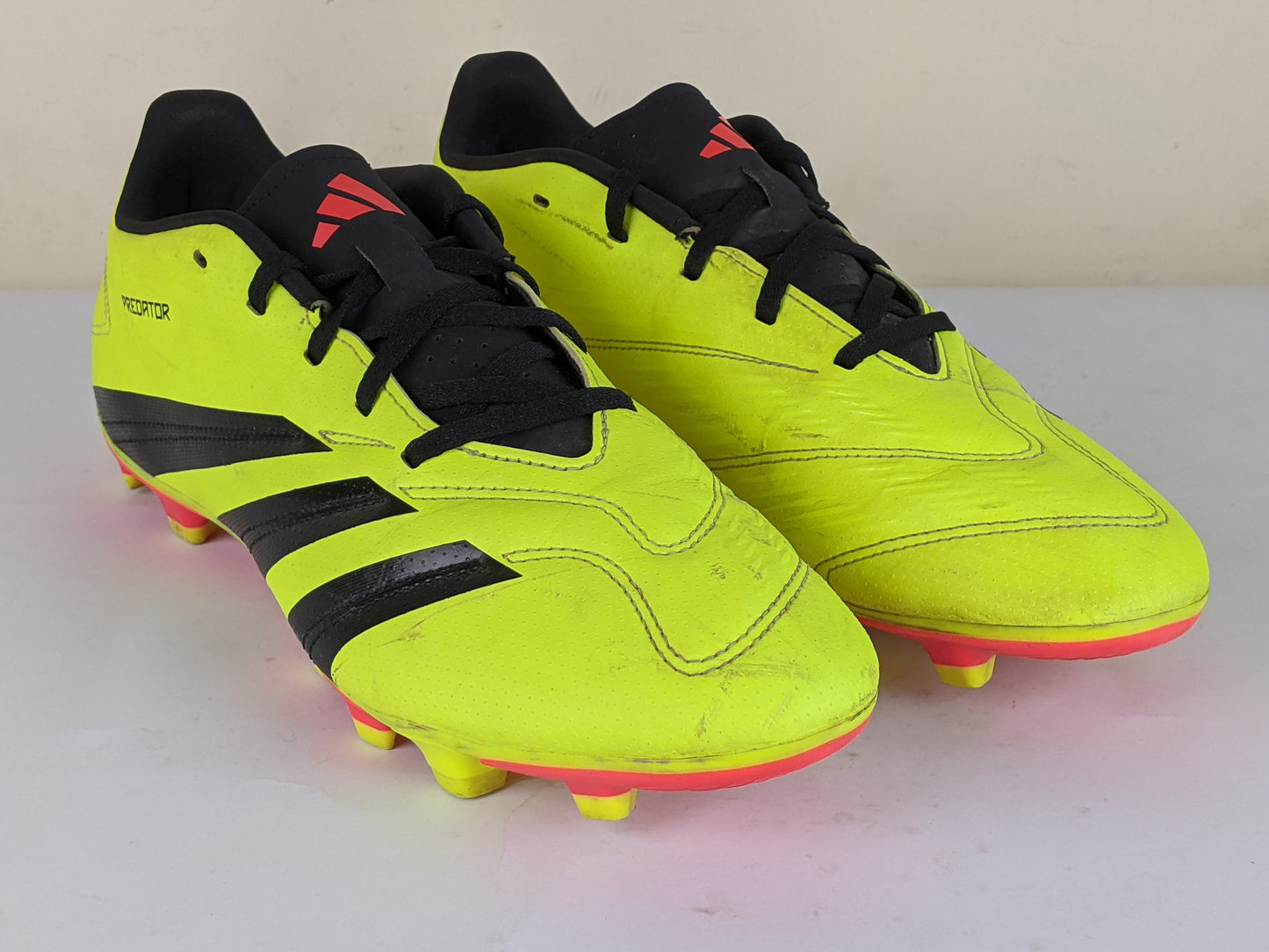 adidas Predator Club FxG Energy Citrus - Solar Yellow/Core Black/Solar Red