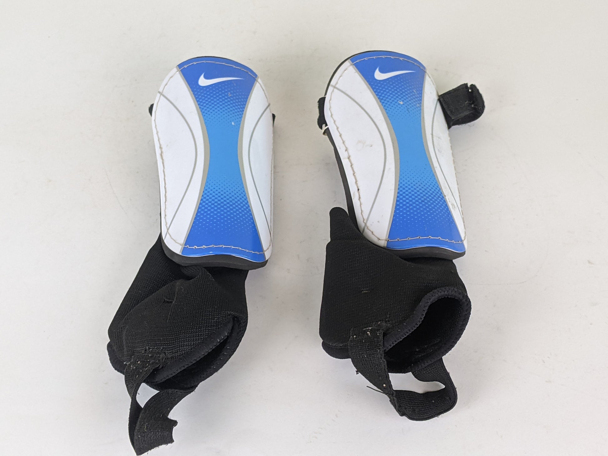 Nike Shin Guards White/Blue