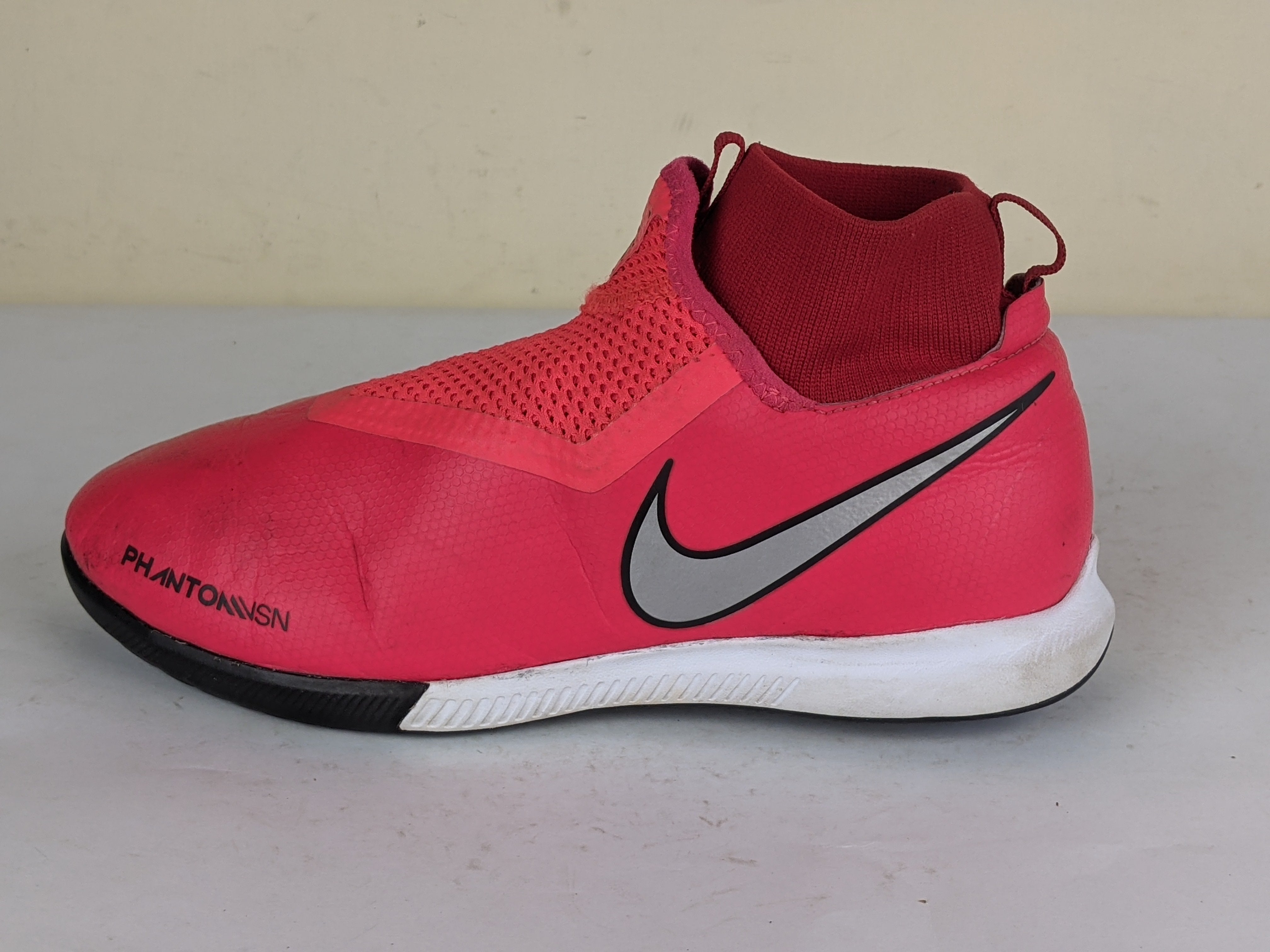 nike phantom futsal boots