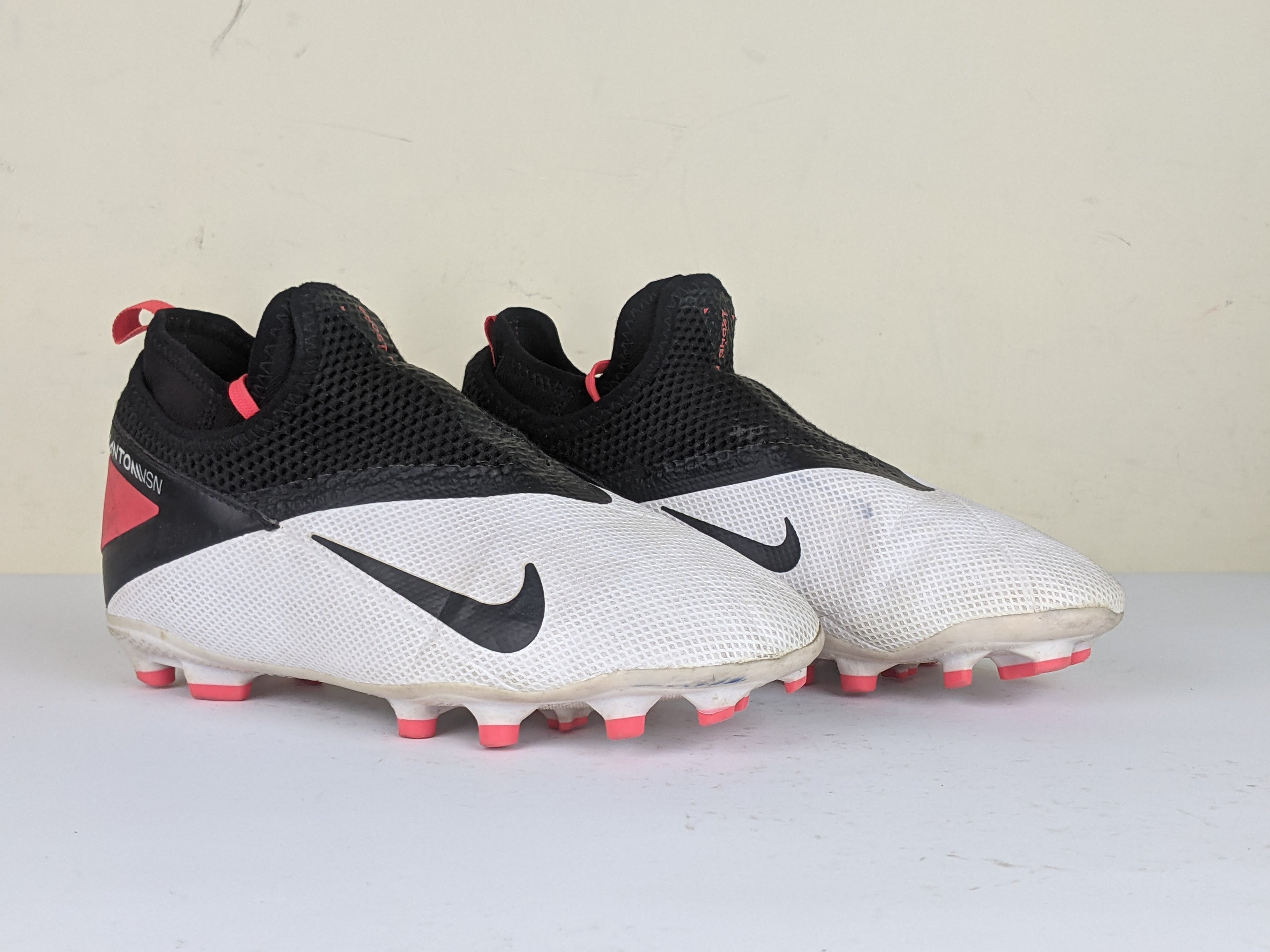 Nike Phantom Vision 2 Academy DF MG Player Inspired - White/Black/Laser Crimson Kids