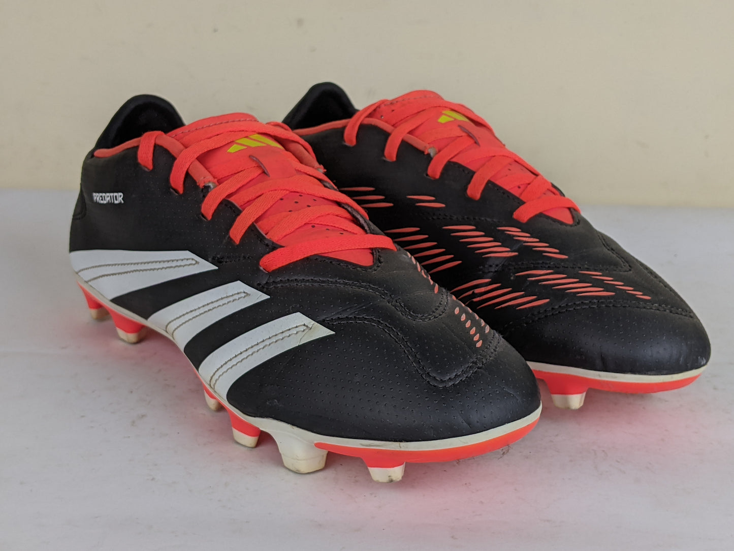 adidas Predator Club FxG Solar Energy - Core Black/Footwear White/Solar Red
