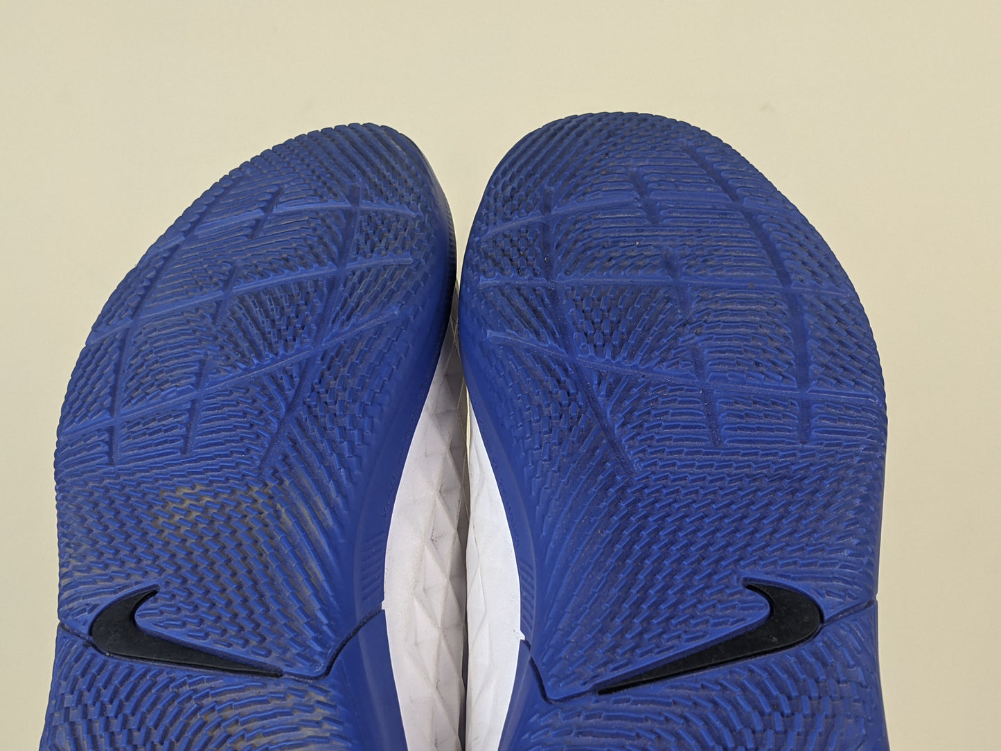 Nike Tiempo Legend 8 Club IC Daybreak - White/Black/Hyper Royal/Metallic Silver