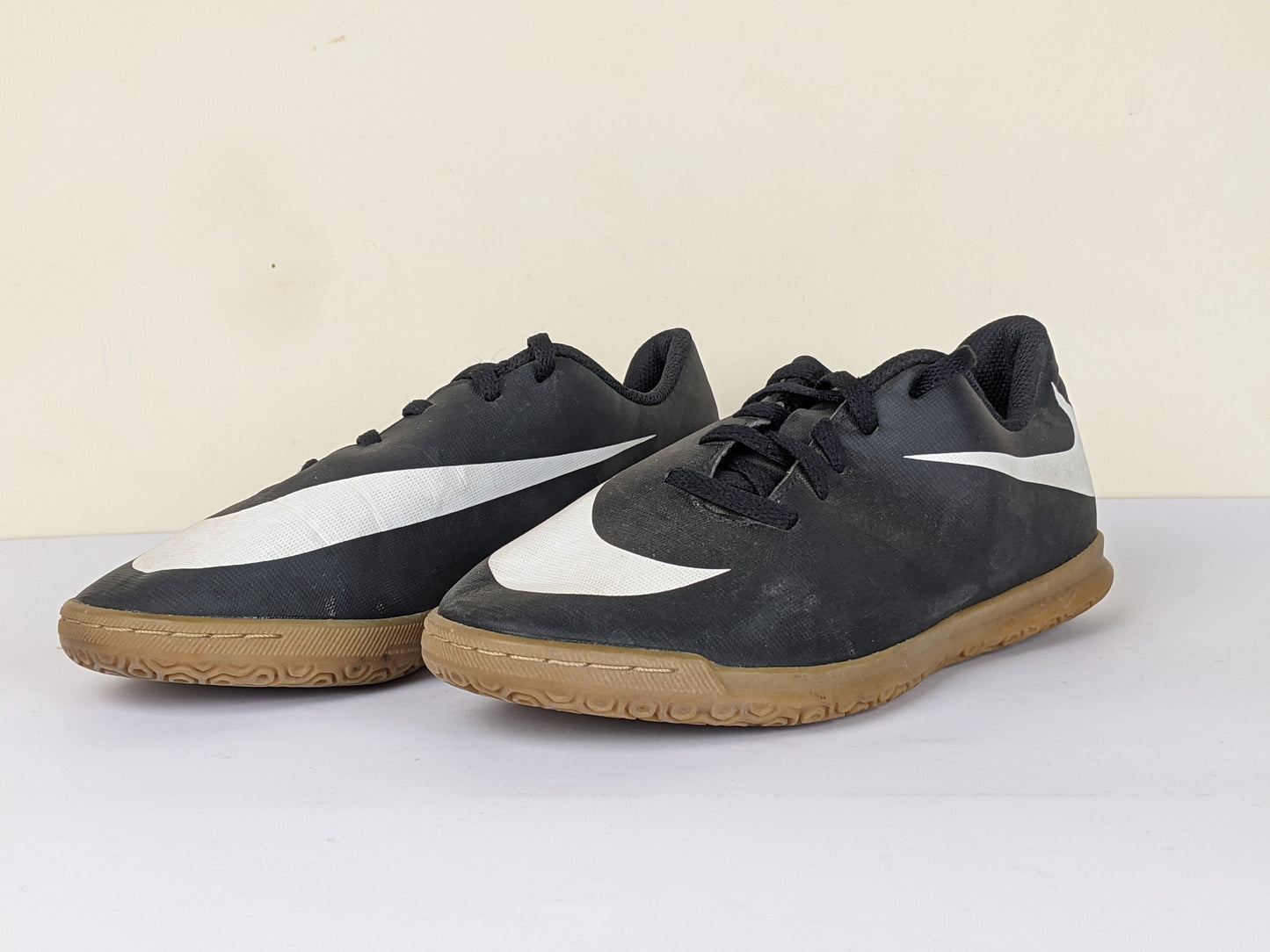 Nike BravataX II IC 'Black/White