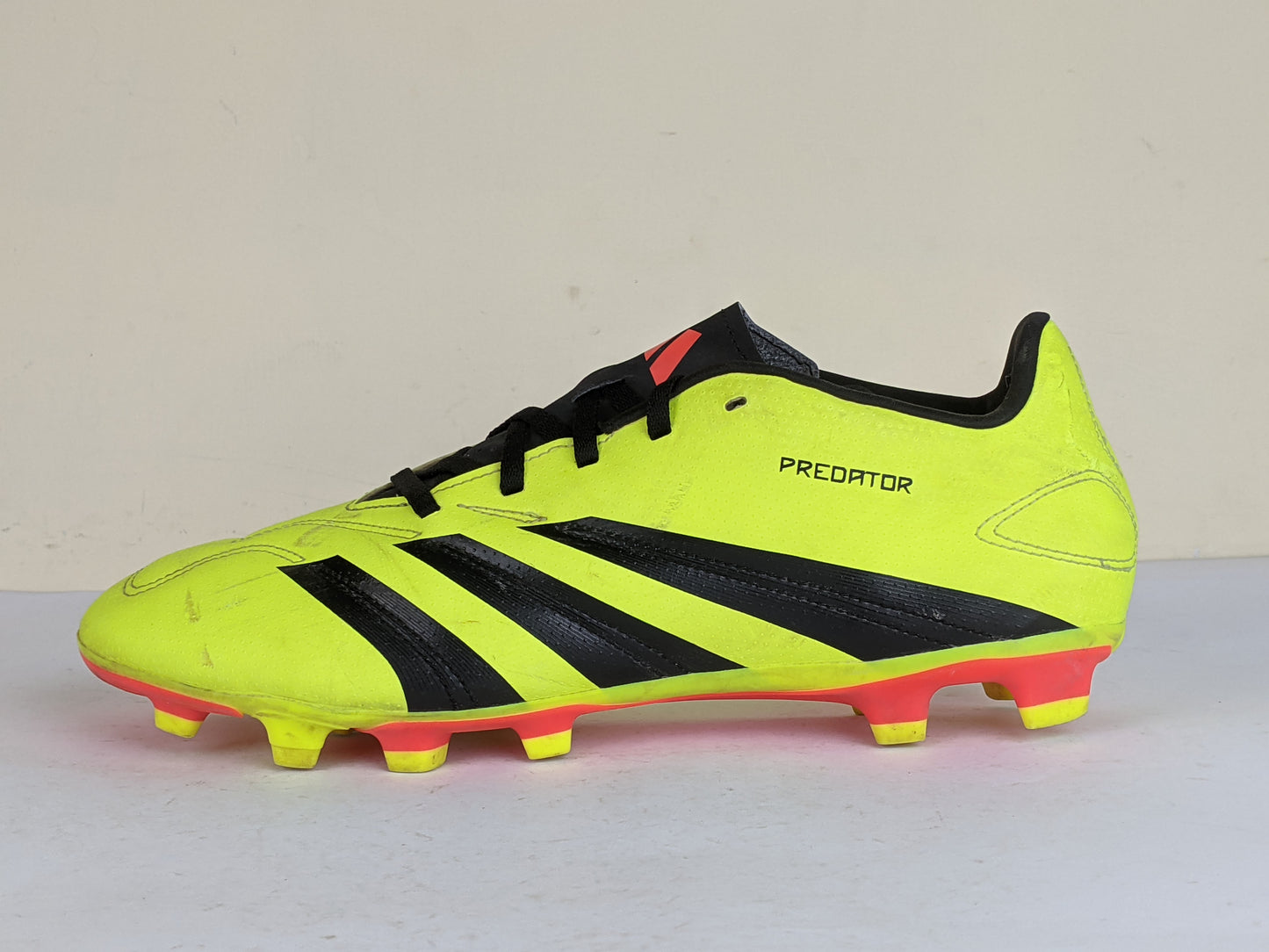 adidas Predator Club FxG Energy Citrus - Solar Yellow/Core Black/Solar Red