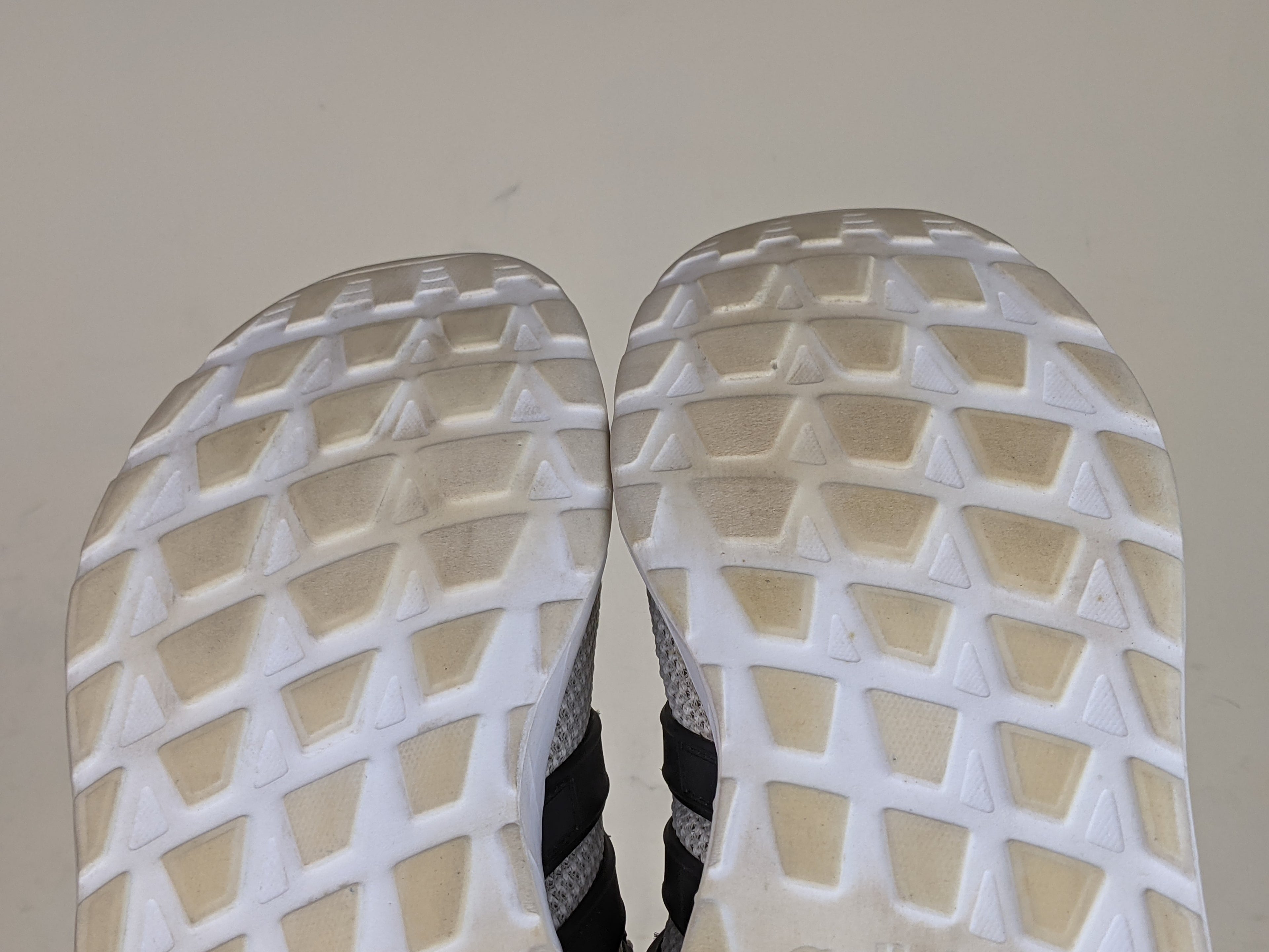 adidas Questar Flow 'Cloud White Black'