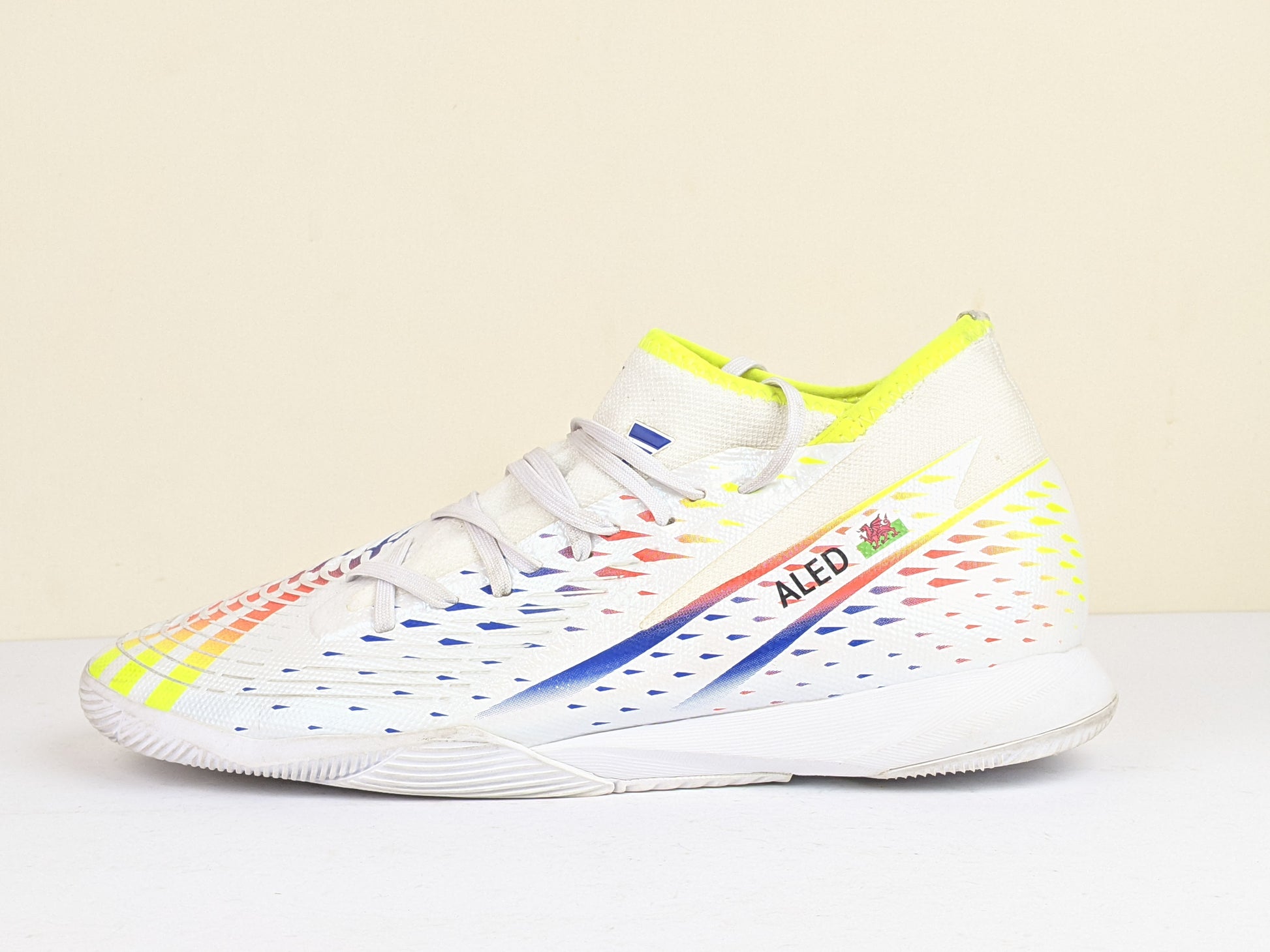 adidas Predator Edge .3 IN Al Rihla - Footwear White/Solar Yellow/Power Blue