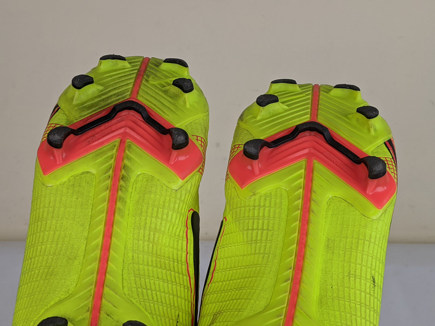 Nike Mercurial Superfly 8 Academy MG Motivation - Volt/Black/Bright Crimson