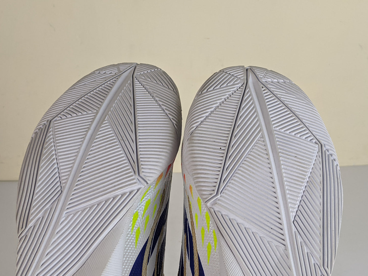 adidas Predator Edge .3 IN Al Rihla - Footwear White/Solar Yellow/Power Blue