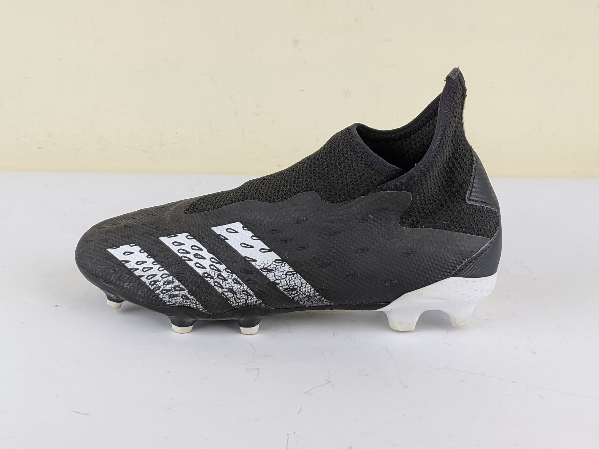 adidas Predator Freak .3 Laceless FG/AG Escapelight - Core Black/Footwear White
