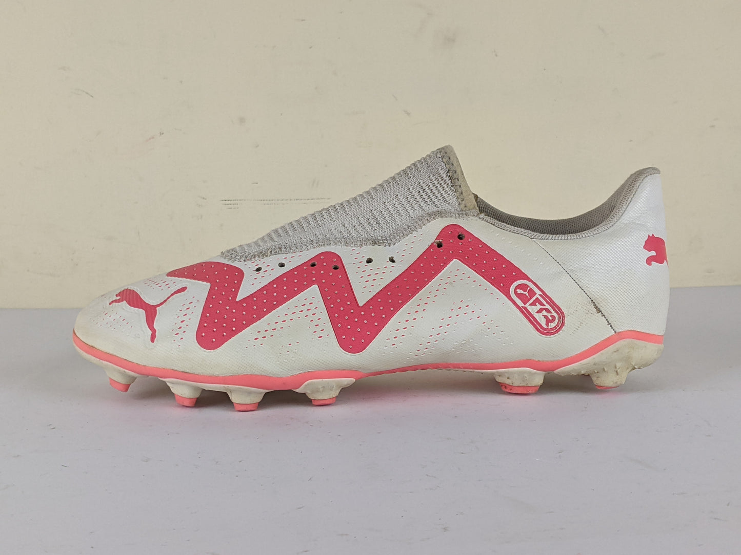 PUMA Future Play FG/AG Breakthrough - PUMA White/Fire Orchid