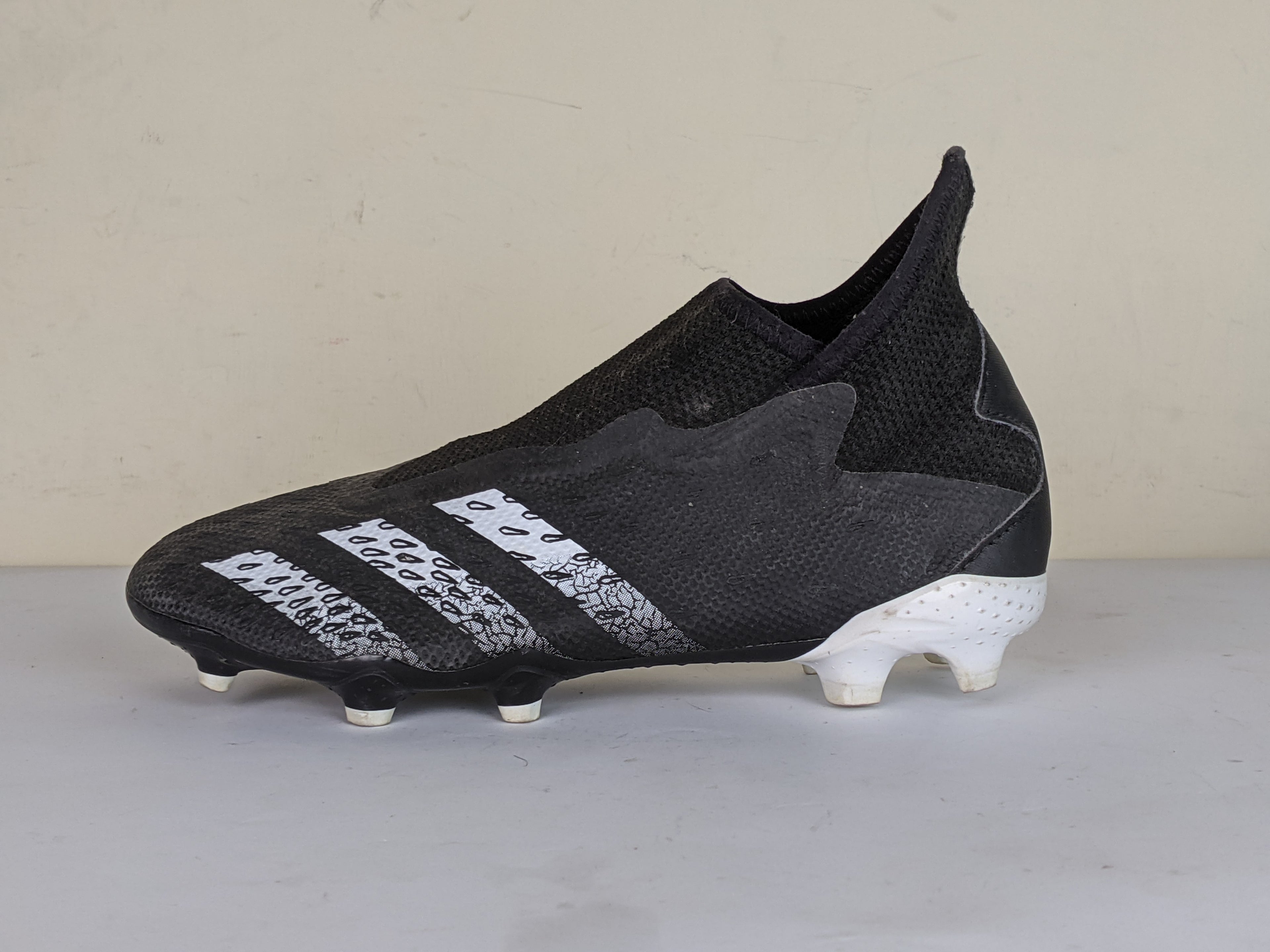 adidas Predator Freak .3 Laceless FG/AG Escapelight - Core Black/Footwear White