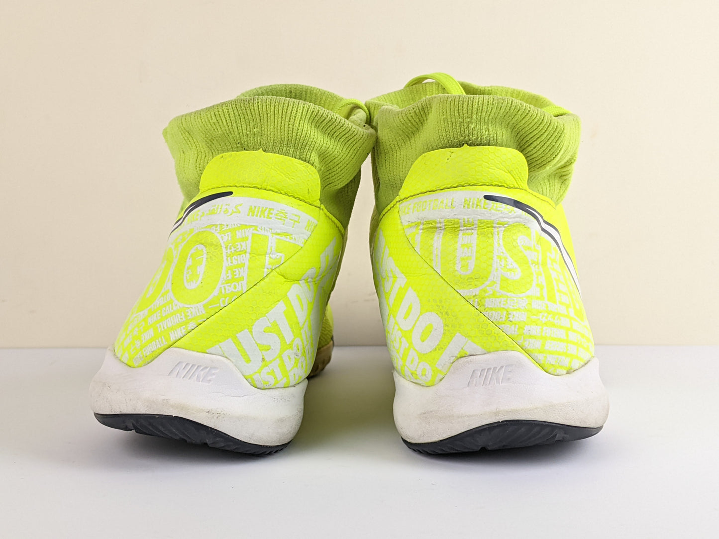 Nike Phantom VSN Academy IC 'Volt
