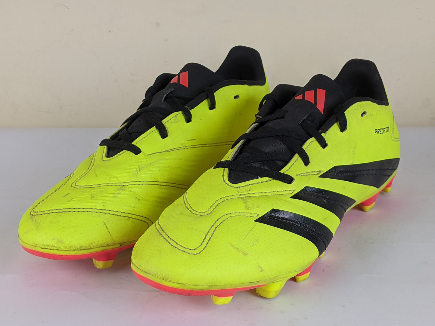 adidas Predator Club FxG Energy Citrus - Solar Yellow/Core Black/Solar Red