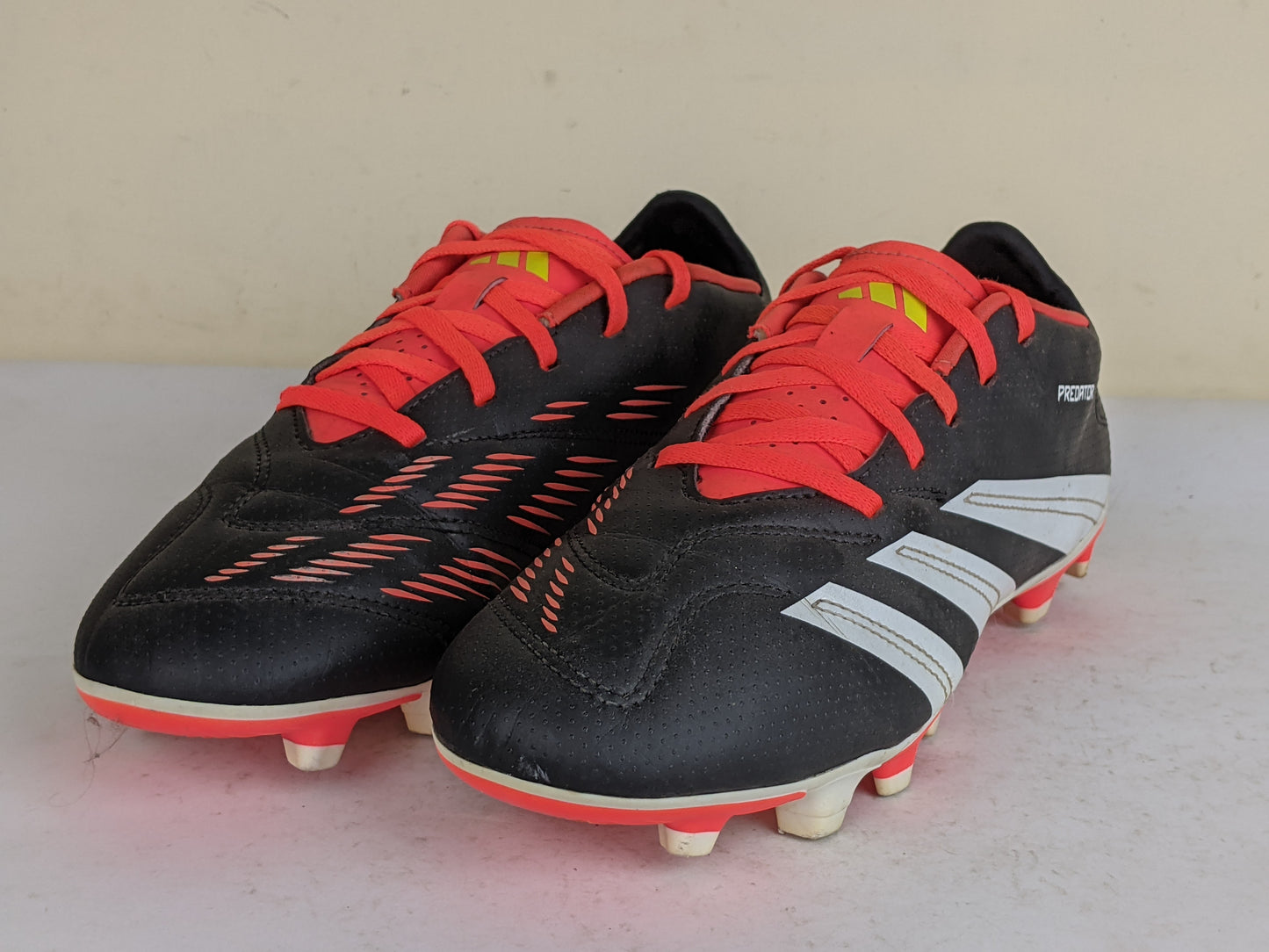 adidas Predator Club FxG Solar Energy - Core Black/Footwear White/Solar Red