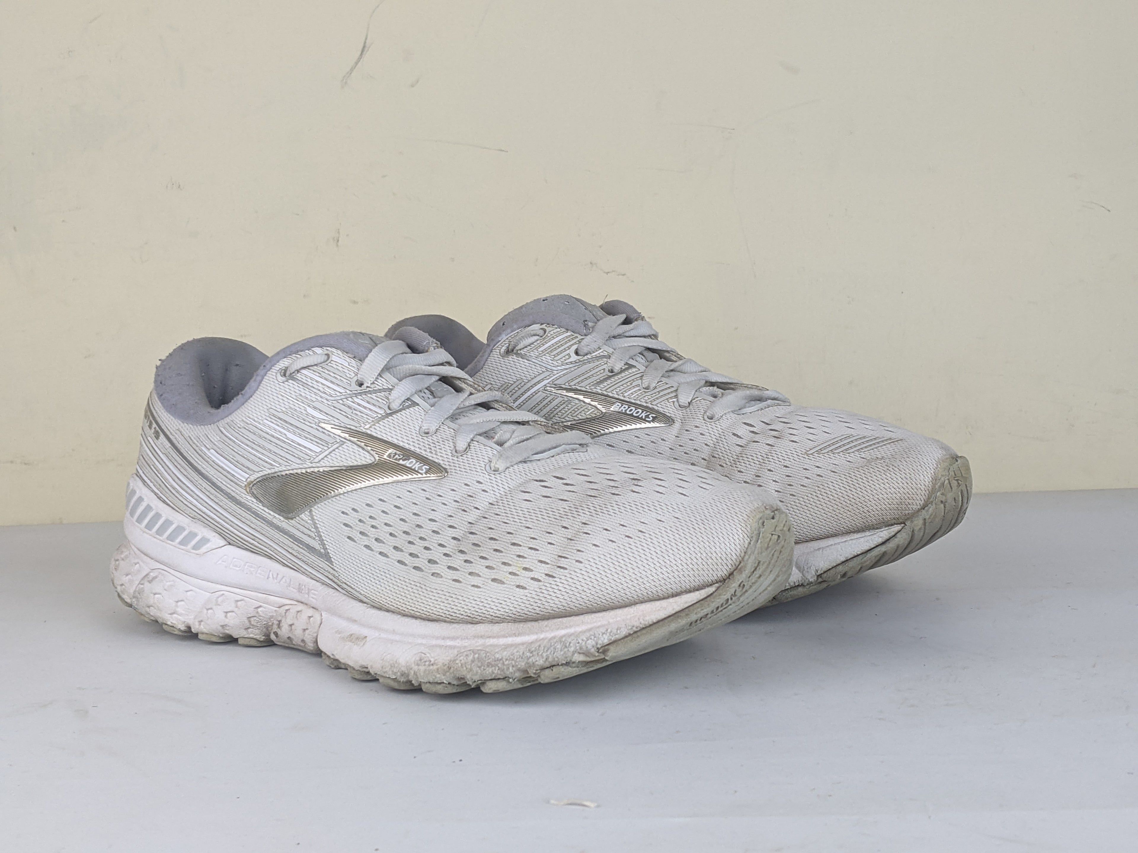Brooks Adrenaline GTS 19 White