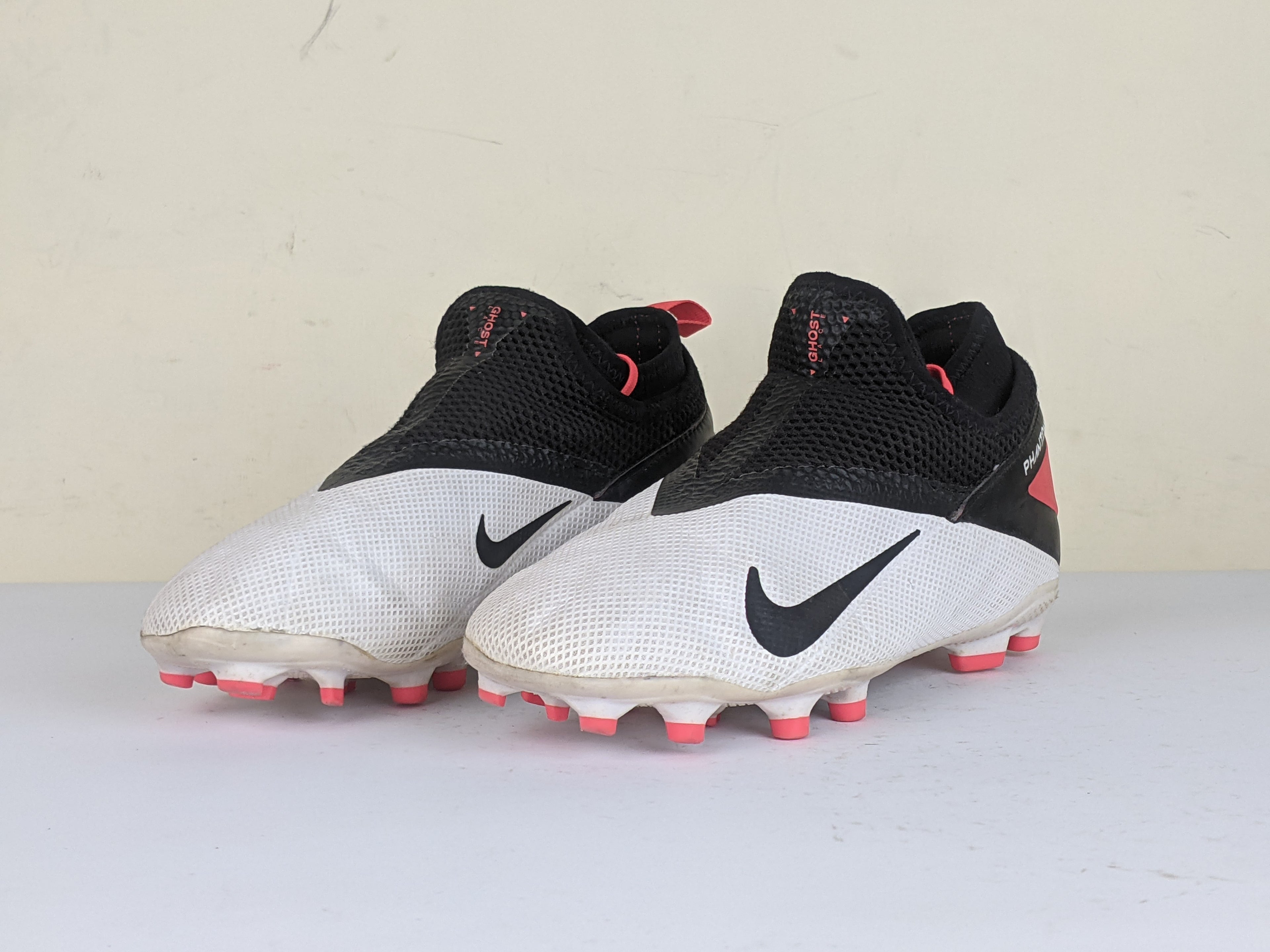 Nike Phantom Vision 2 Academy DF MG Player Inspired - White/Black/Laser Crimson Kids