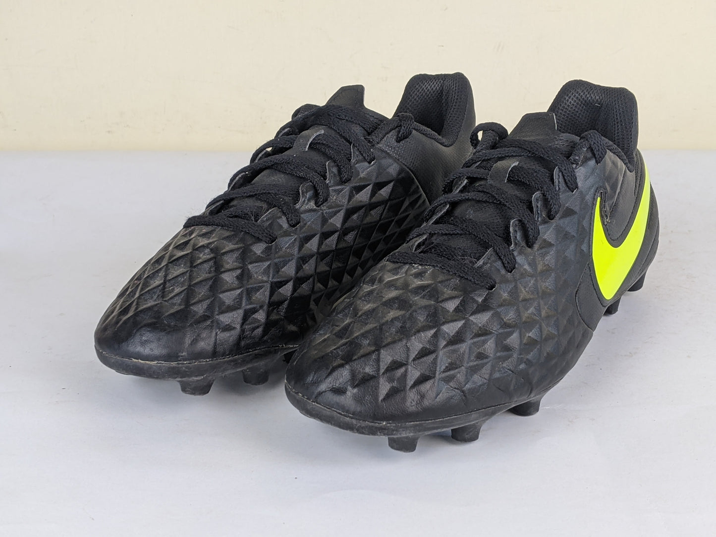Nike Tiempo Legend 8 Club MG- Black/Yellow/Dark Smoke Grey Kids